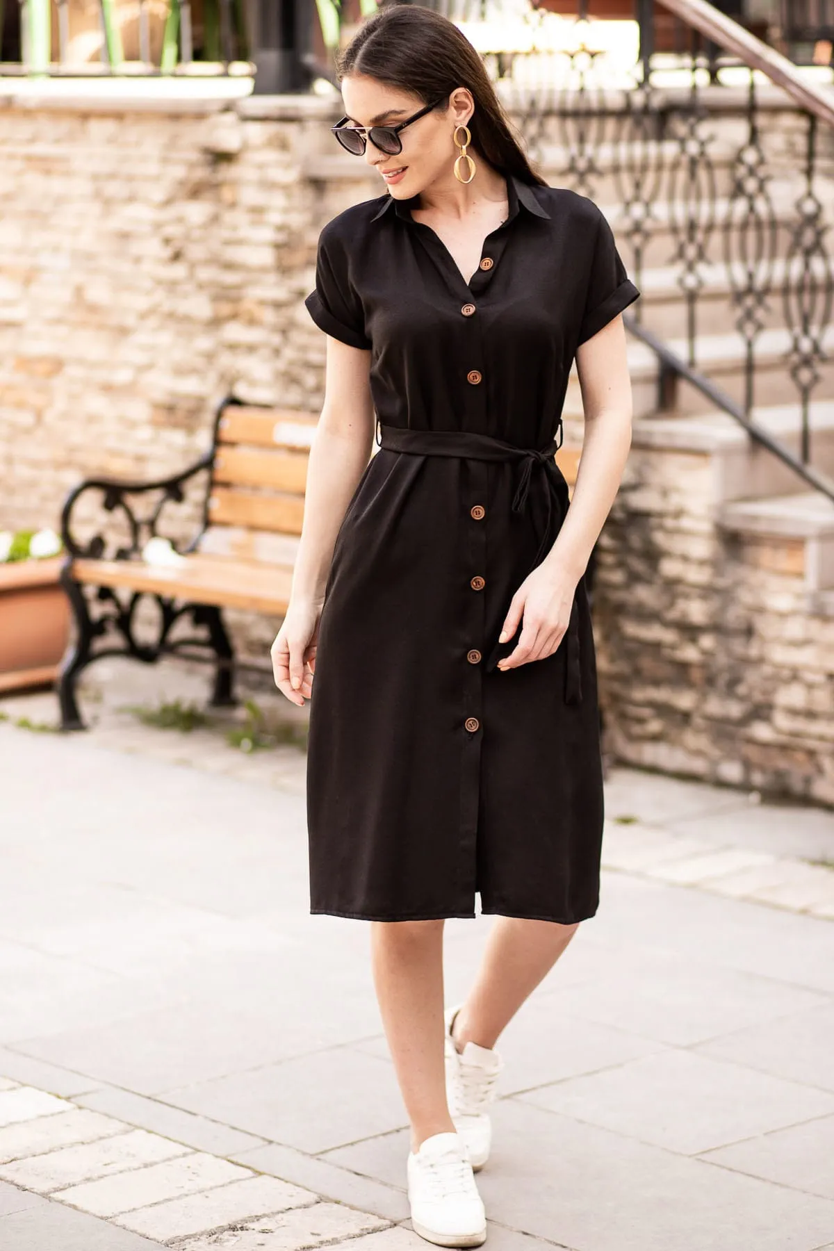 armonika  Schwarzes, kurzärmliges Hemdkleid mit Taillengürtel für Damen ARM-19Y001068