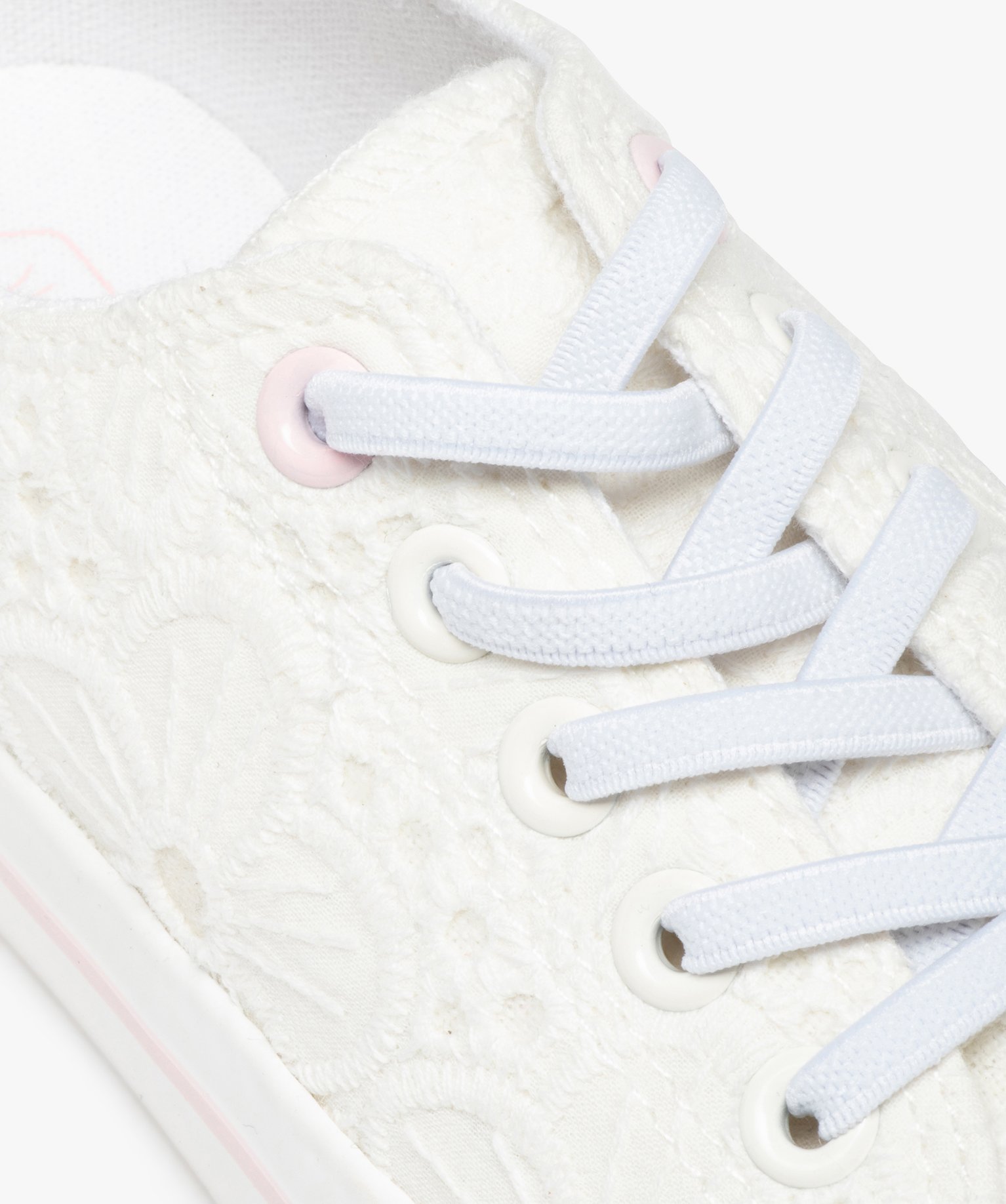 Baskets fille en dentelle anglaise unie et lacets élastiques blanc | GEMO