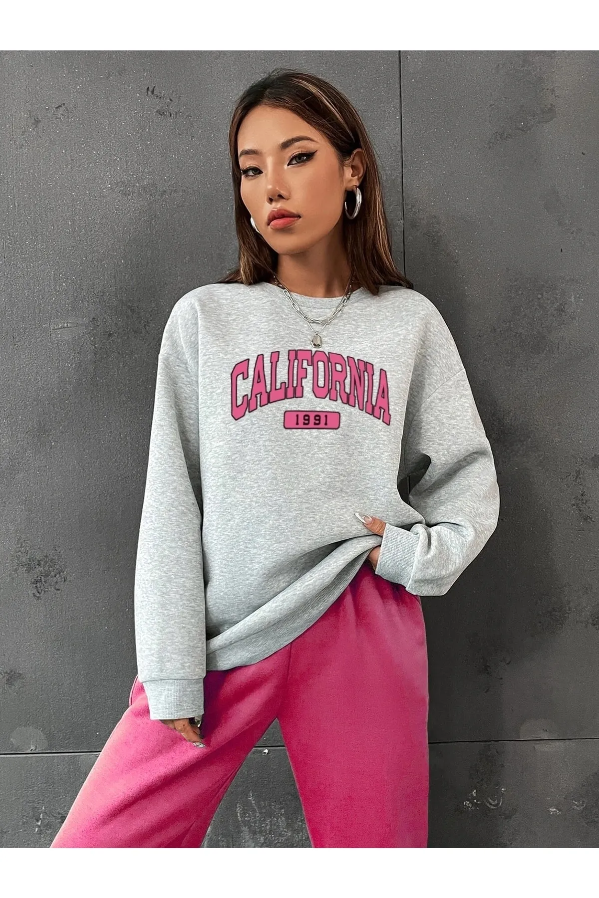 Know  Grau-rosafarbener „California 1991“-Trainingsanzug mit Übergröße für Damen
