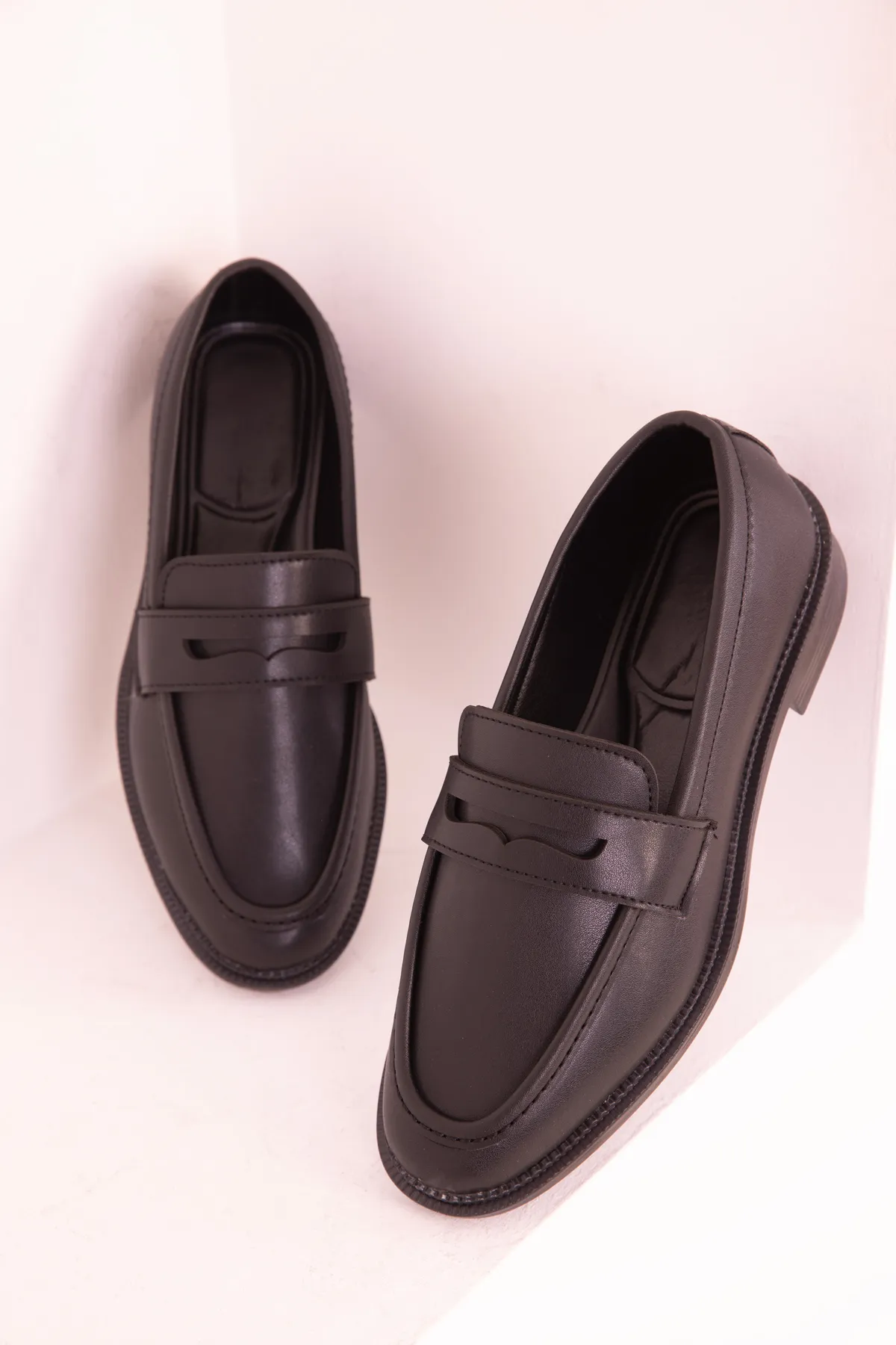 SOHO  Schwarze Freizeitschuhe für Damen 18492