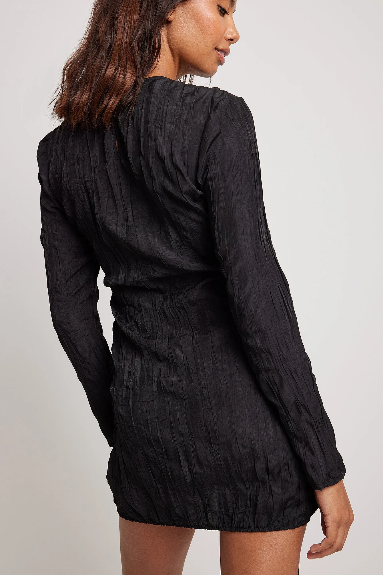 Minikleid mit Lochdetails