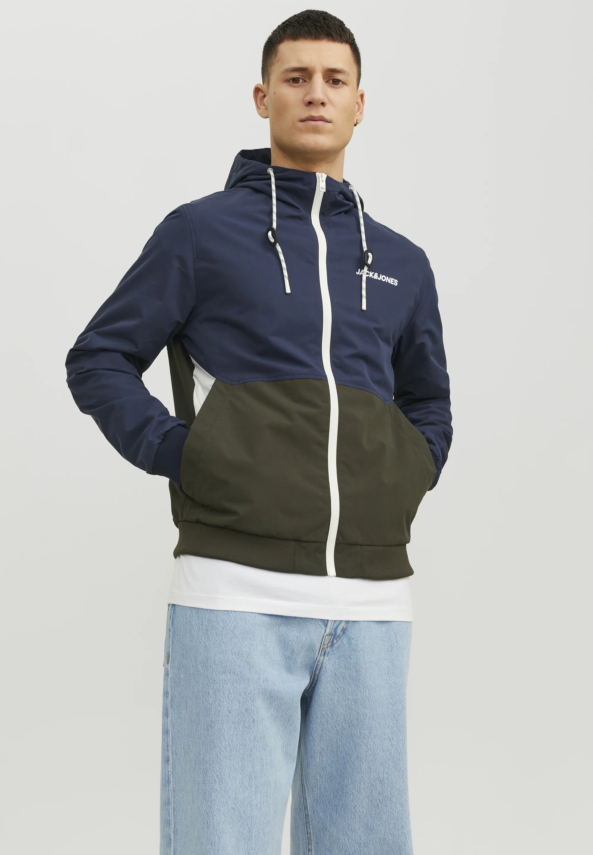 Jack & Jones JJERUSH BLOCKING HOOD - Chaqueta ligera