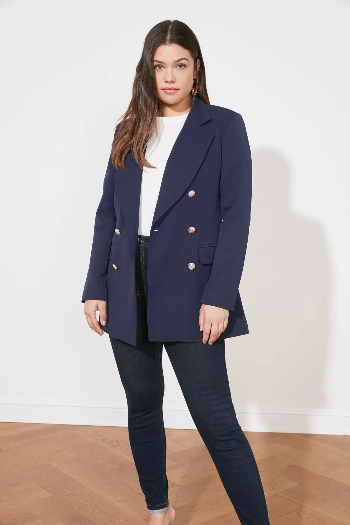Trendyol Collection  Marineblauer, übergroßer, gefütterter, zweireihiger Blazer aus Webstoff mit Verschluss TWOSS20CE0024
