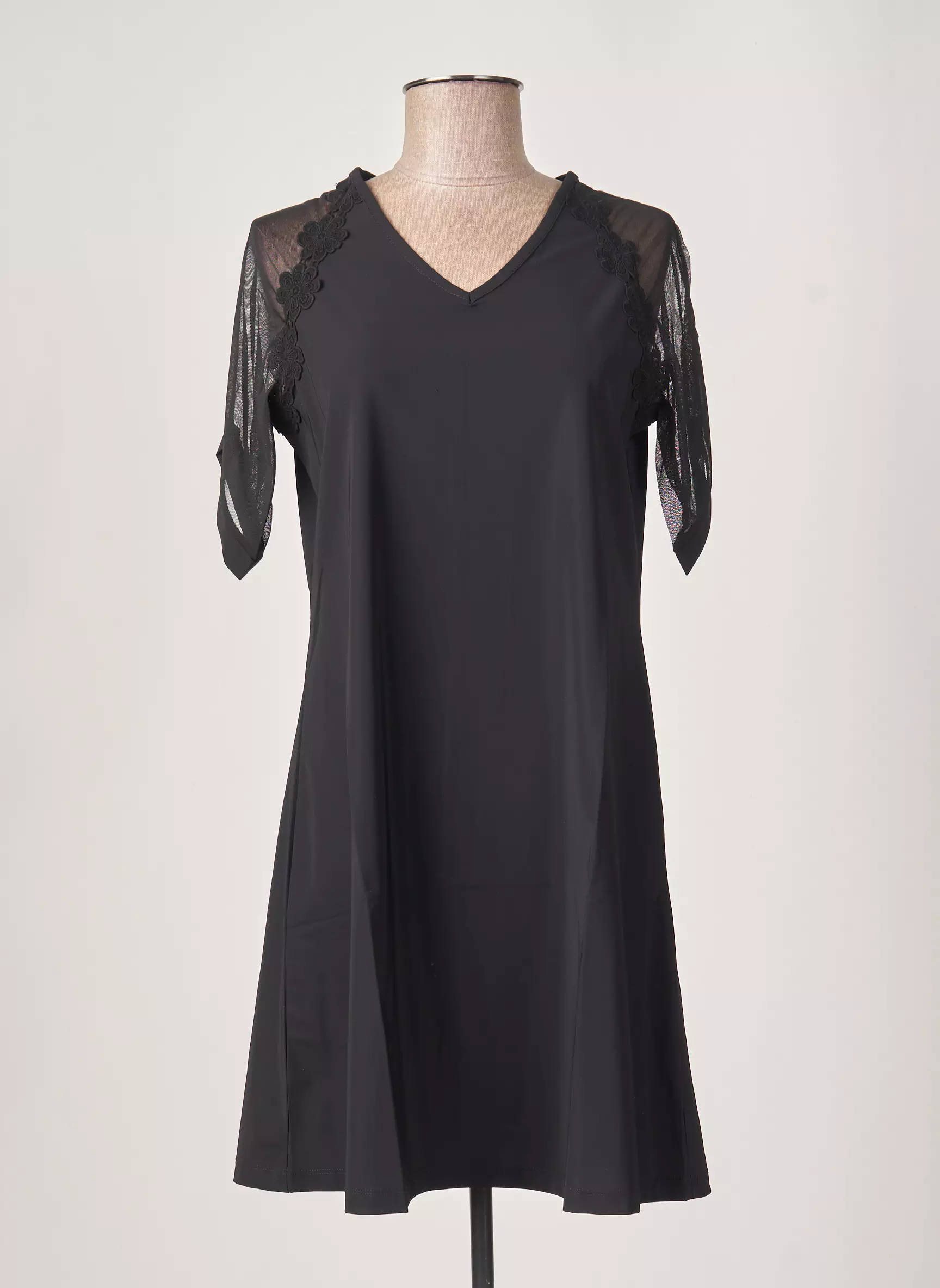 Maloka Robes Courtes Femme couleur noir