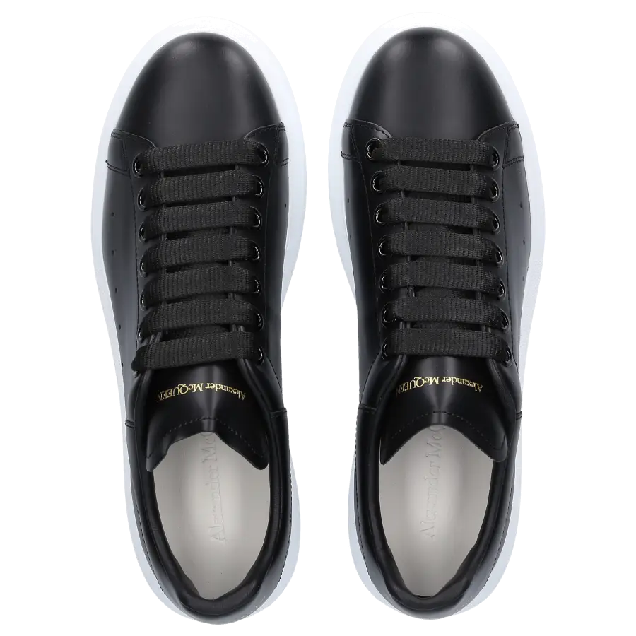 Alexander McQueen - Sneaker low LARRY Kalbsleder - schwarz