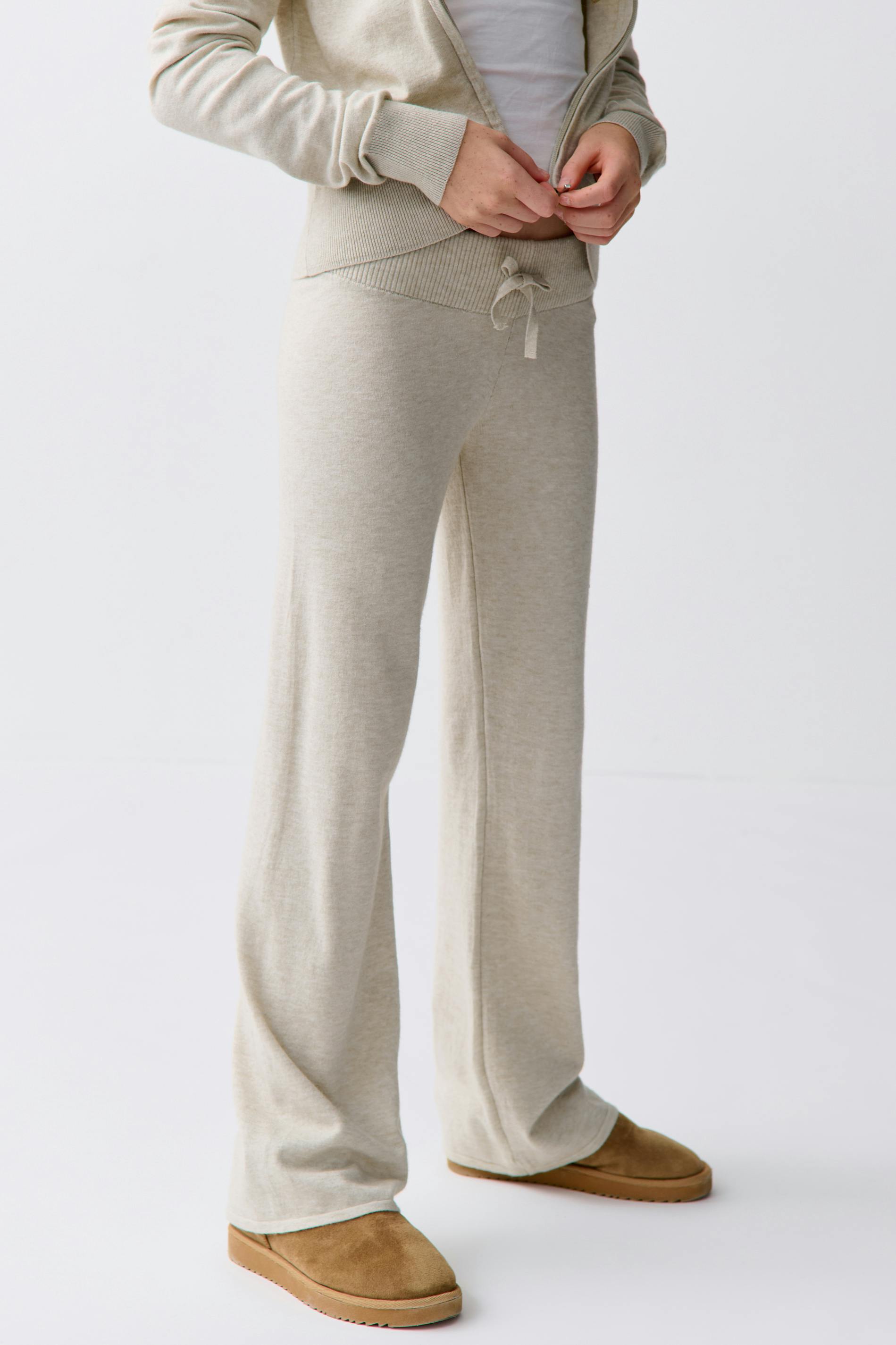 Y soft knitted pants