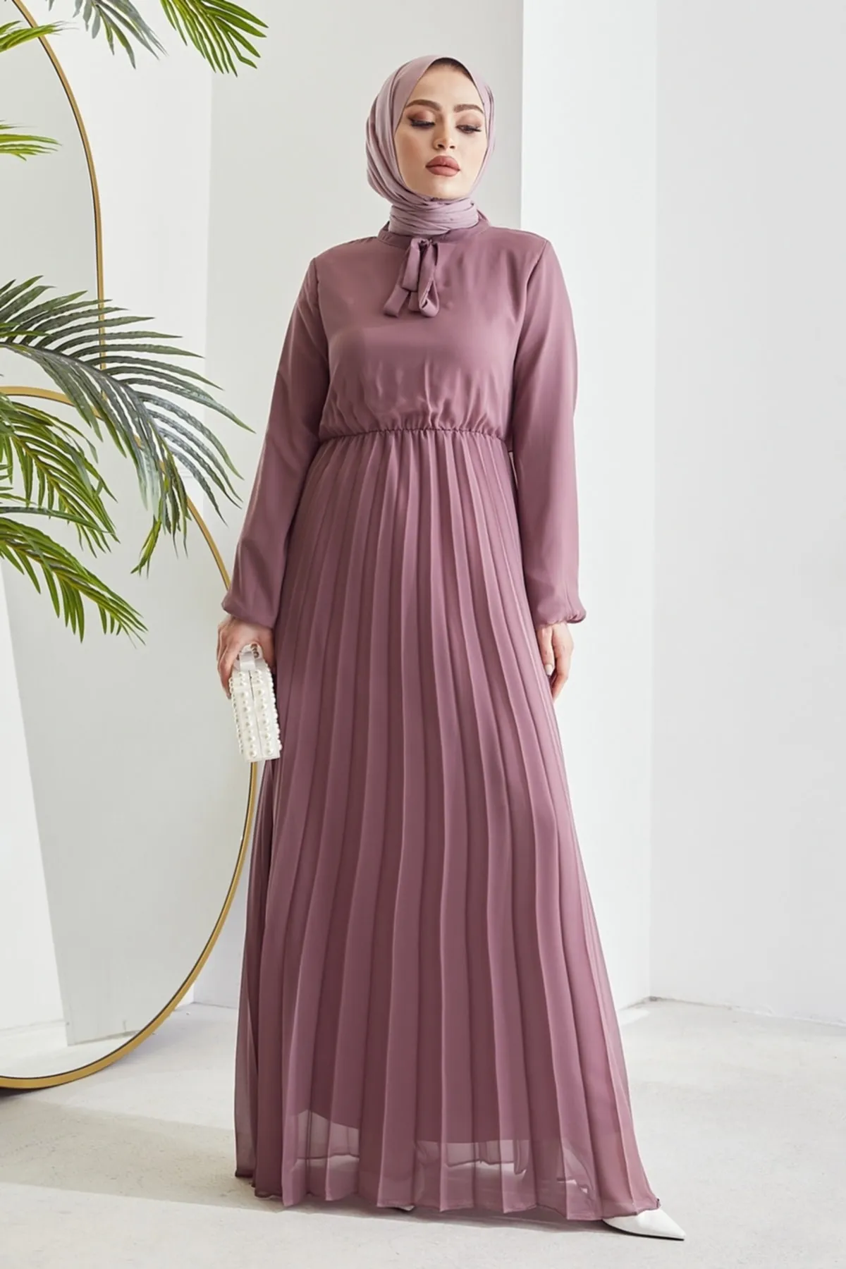 InStyle  Plissiertes Limelda-Chiffon-Hijab-Kleid – Staubige Rose