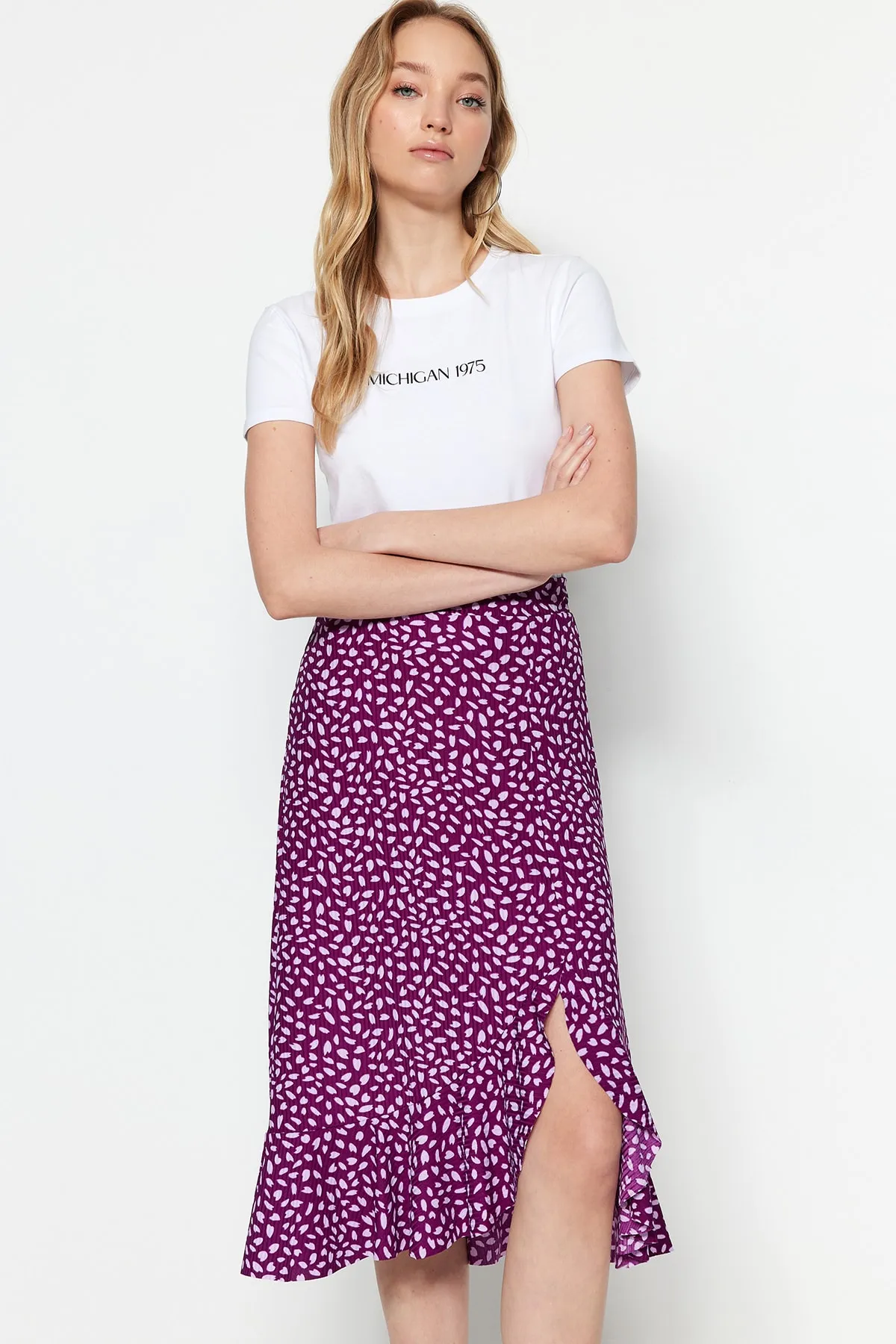 Trendyol Collection  Lila bedruckter High-Waist-Midirock aus Stretch-Strick mit Raffung und Volant TWOSS21ET0029