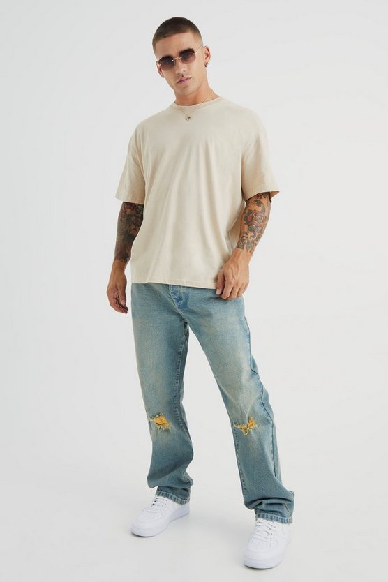 Lockere Jeans mit Riss am Knie