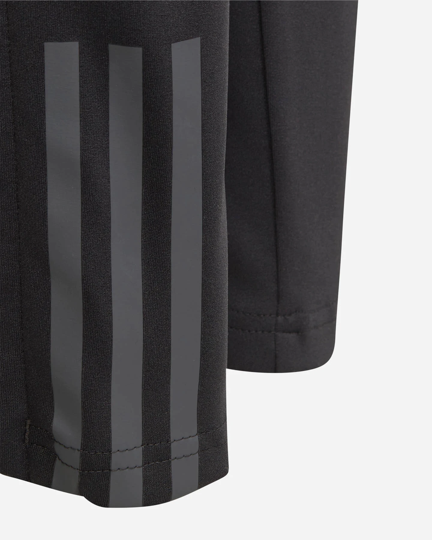 Oficjalna odzież piłkarska Adidas Juventus Training 23-24 Jr HZ5013
