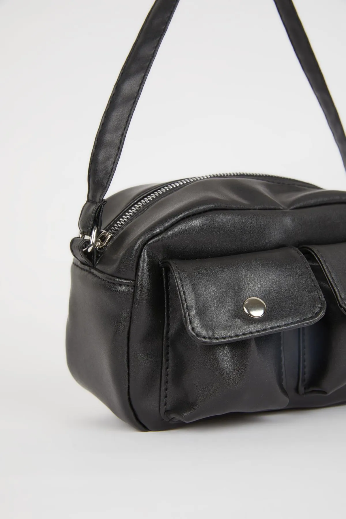 DeFacto  Damen Handtasche aus Kunstleder B7152axns
