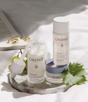 CAUDALIE Vinoperfect Essenz für mehr Ausstrahlung Gesichtswasser-50 ml