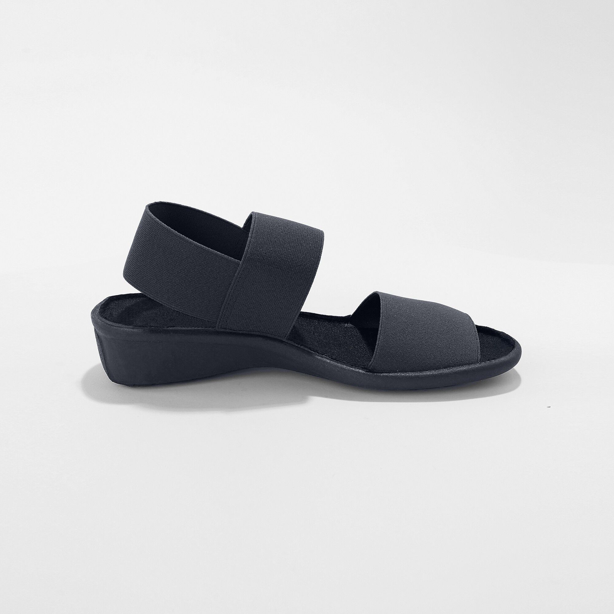 Sandales élastiquées