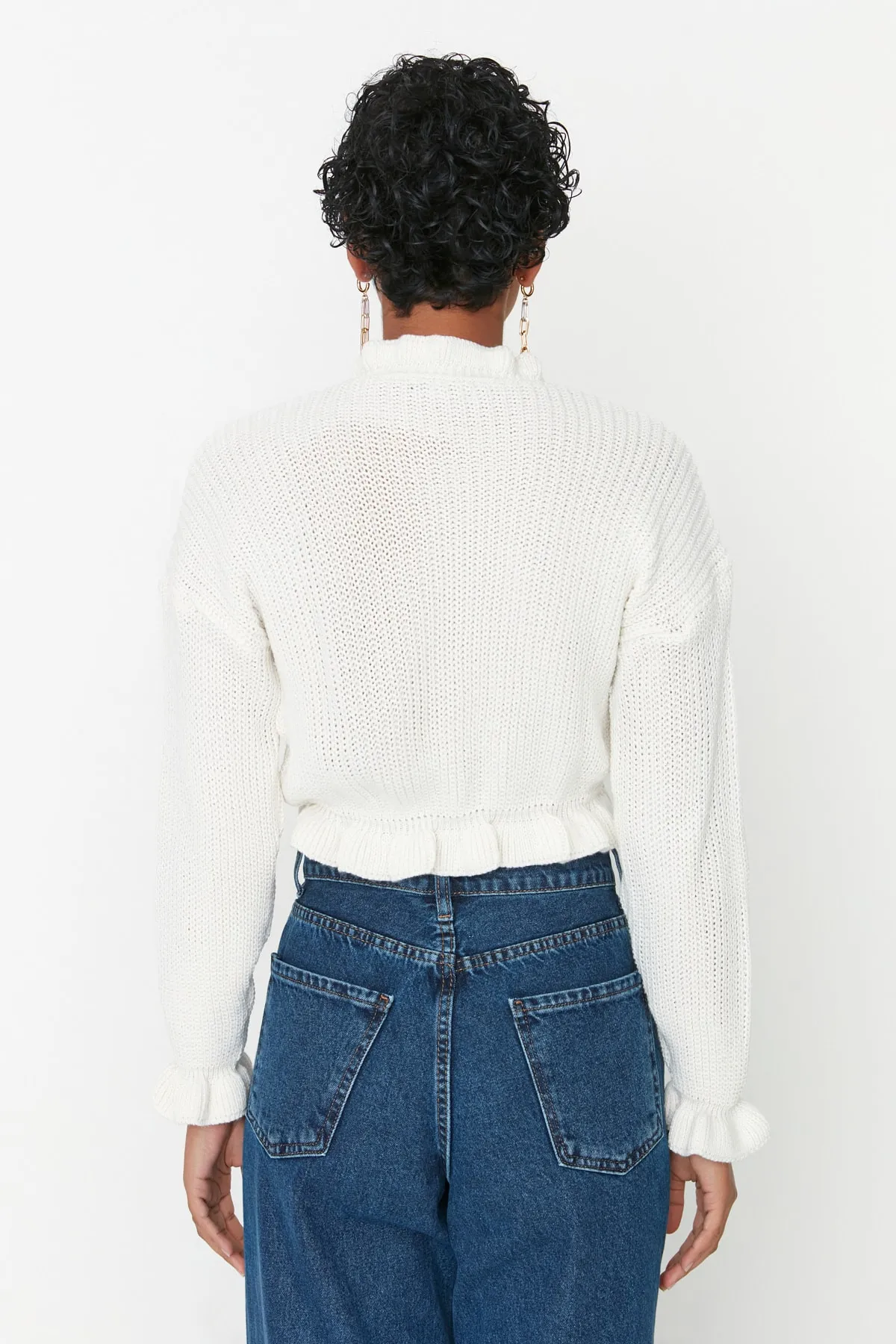 Trendyol Collection  Kurzer Strickpullover in Ecru TWOAW22KZ0530