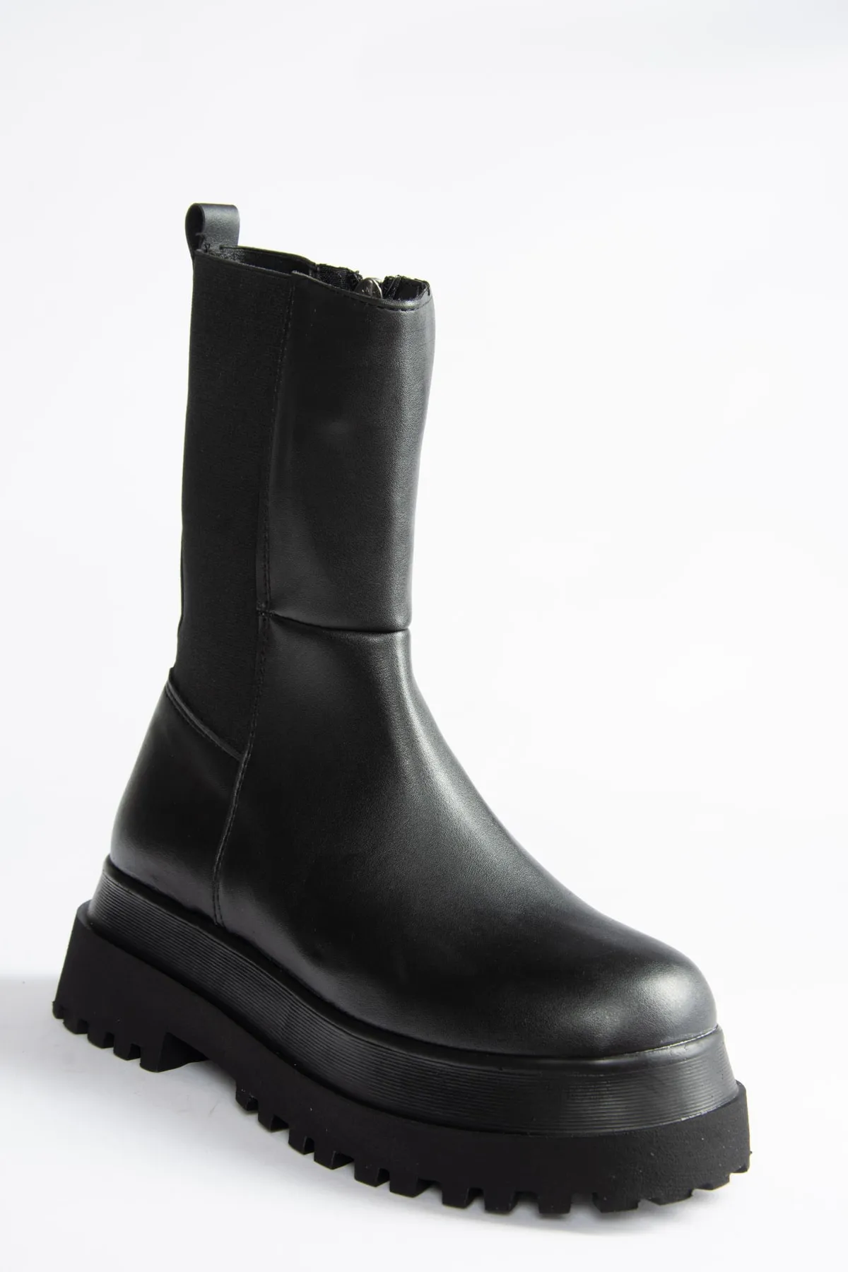 Fox Shoes  Schwarze Damenstiefel mit dicken Sohlen J267063109