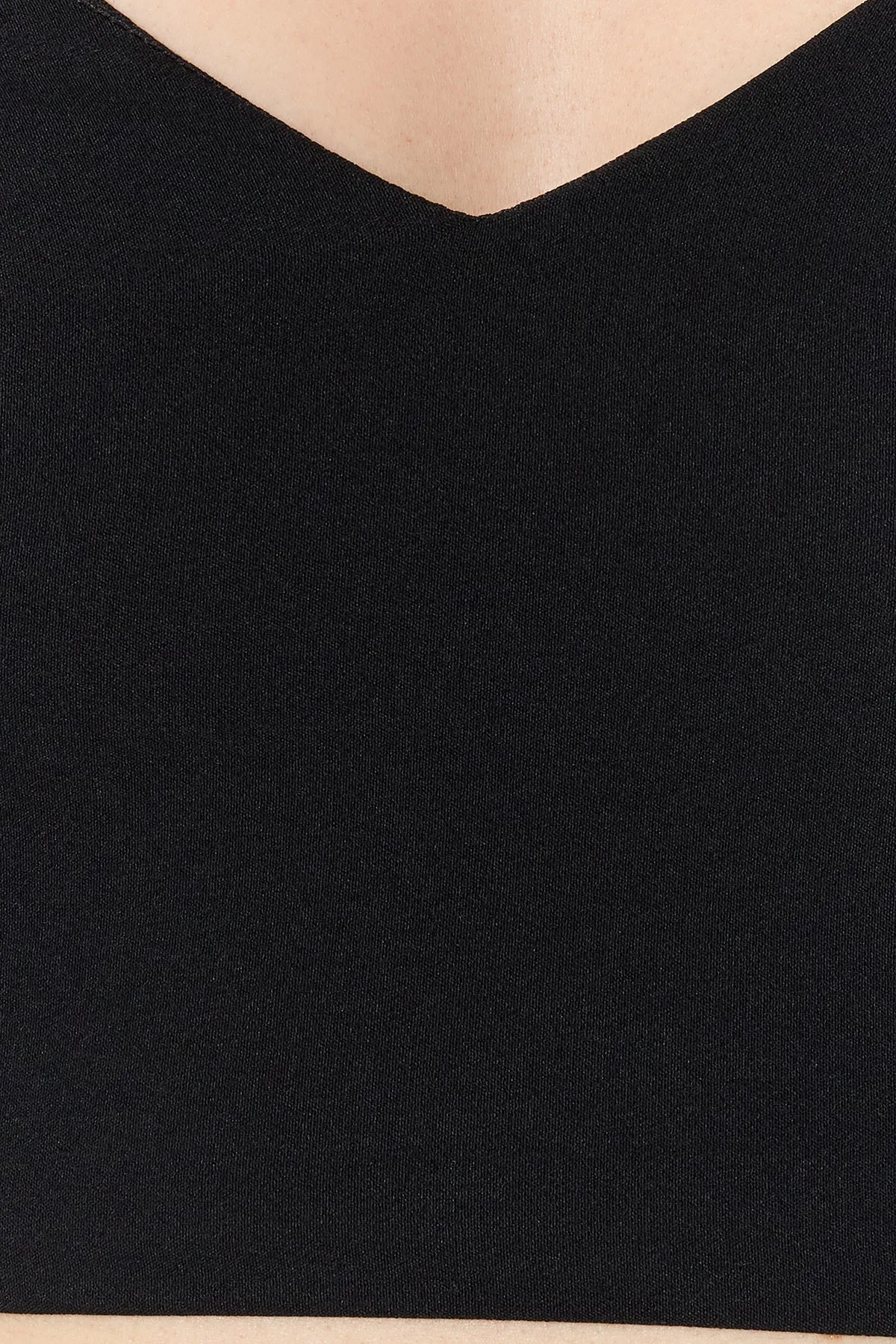 Trendyol Collection  Schwarzes, kurz gefüttertes Bustier aus gewebtem Flor TPRSS21BS0009