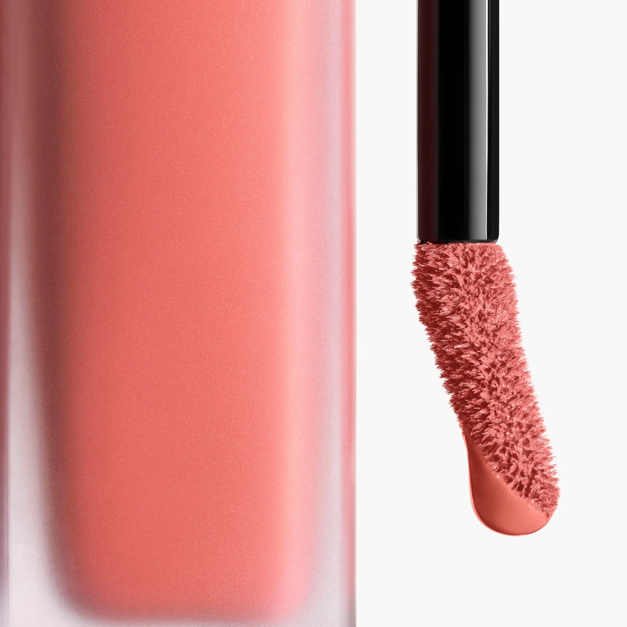 ROUGE ALLURE LIQUID VELVET - EL LABIAL MATTE FLUIDO DE ULTRA LARGA DURACIÓN E INTENSO
