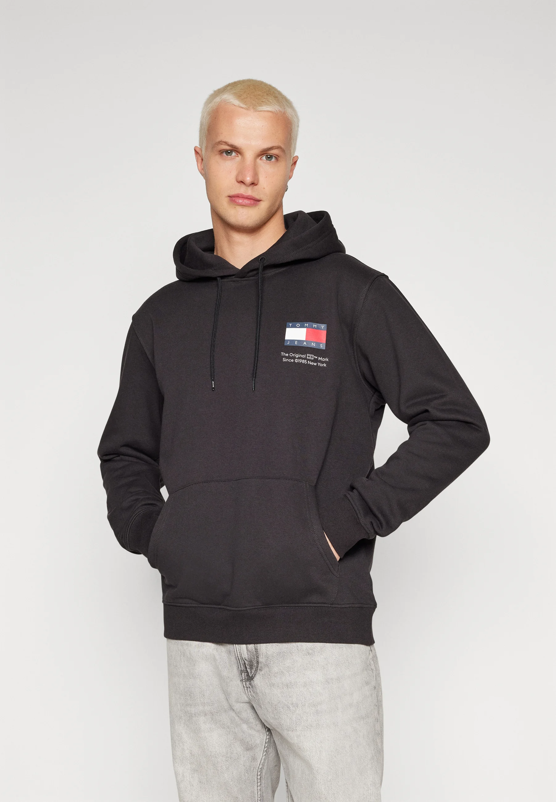 Sudadera Tommy Jeans Essential Flag Hood