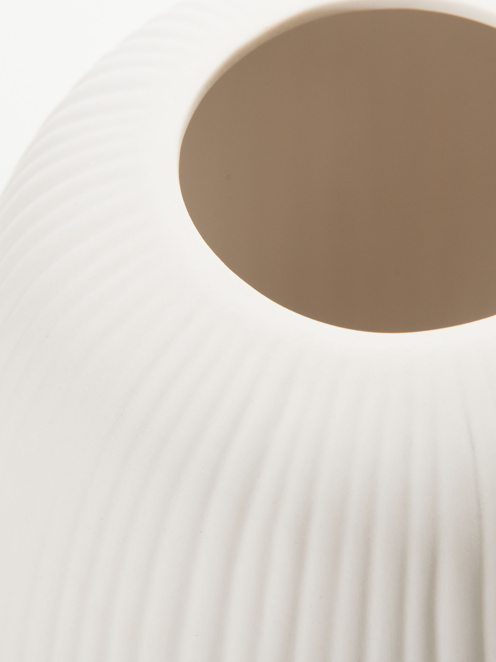Sinya Vase, Weiss