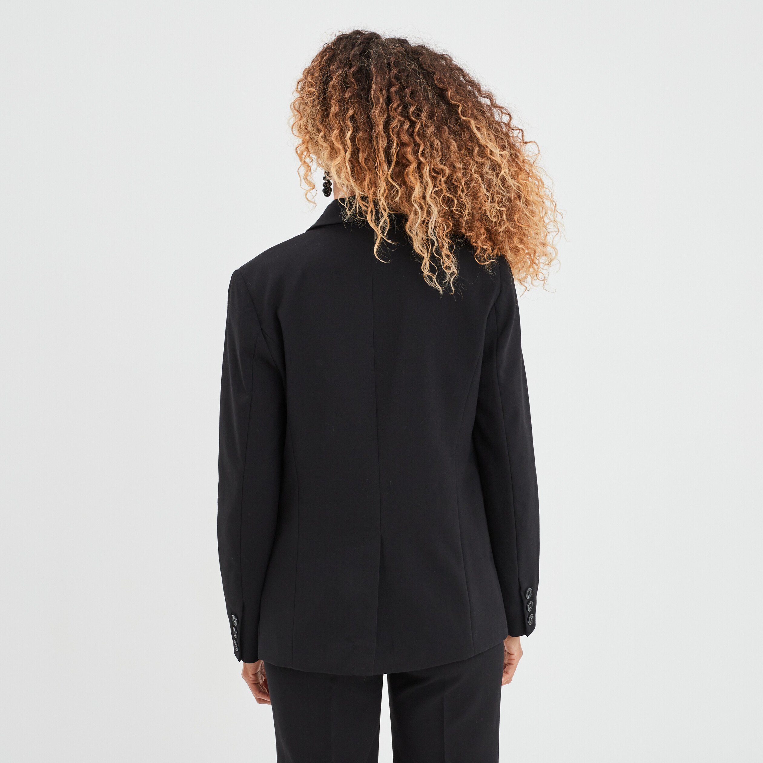 Veste droite boutonnée manches longues noir femme | La Halle
