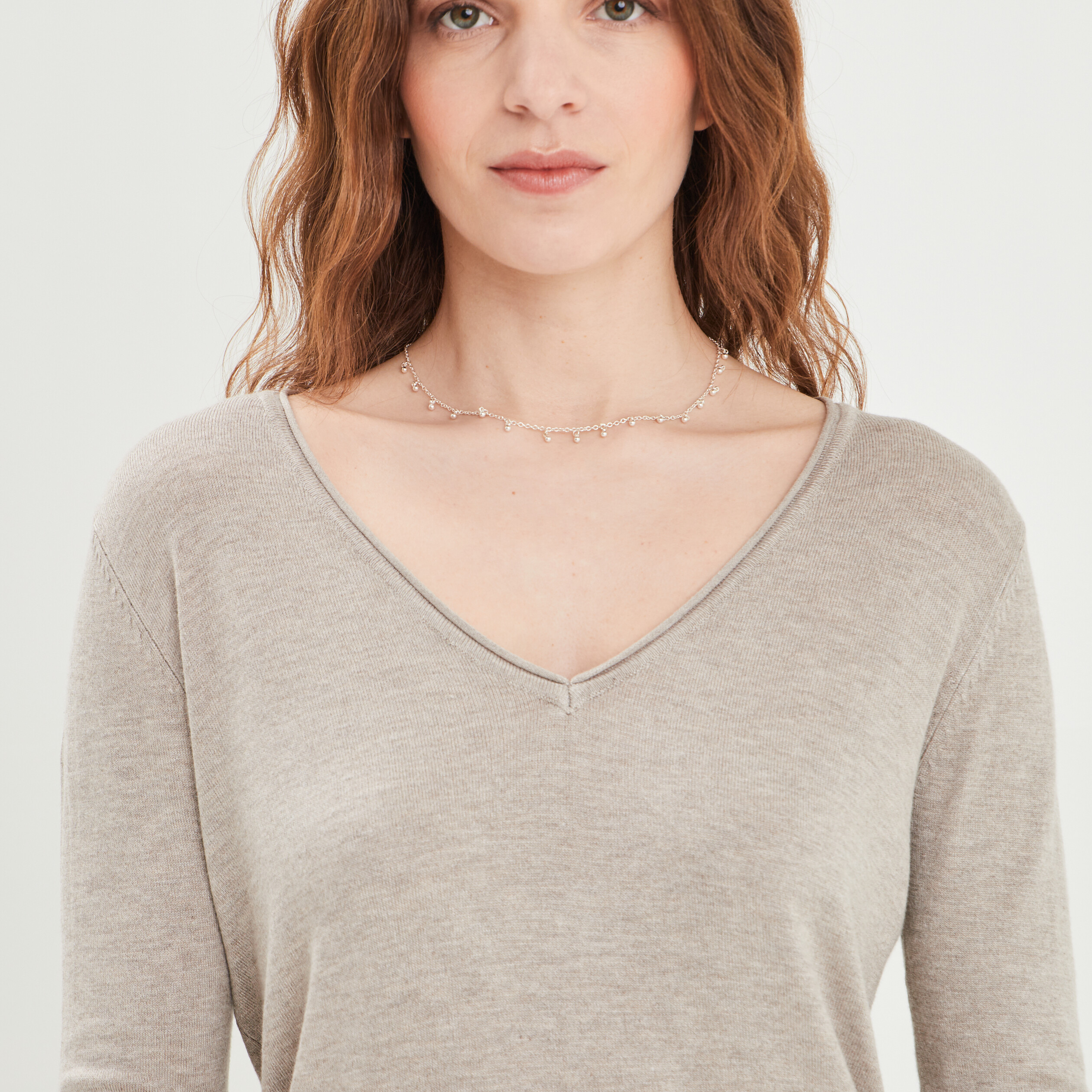 Pull avec col en V beige femme | La Halle