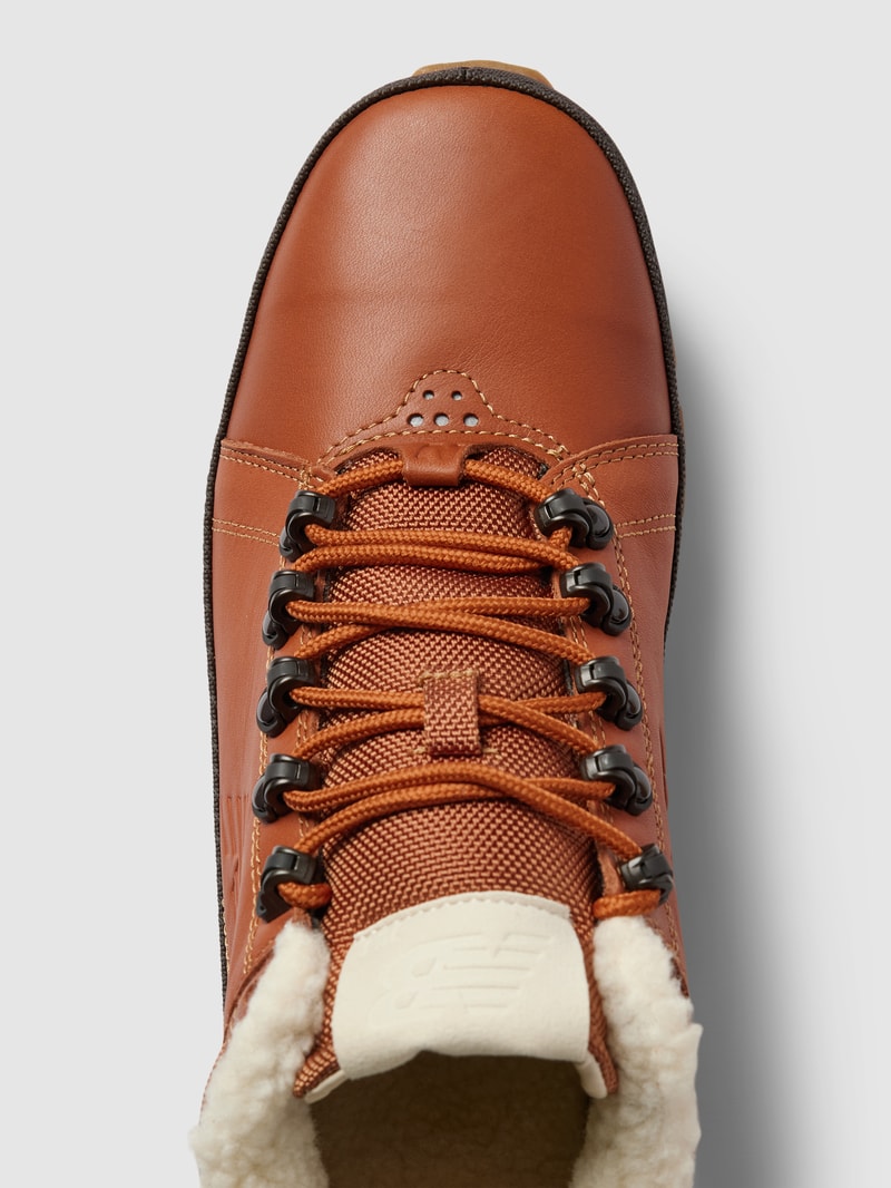 Sneaker mit Kontrastbesatz in cognac