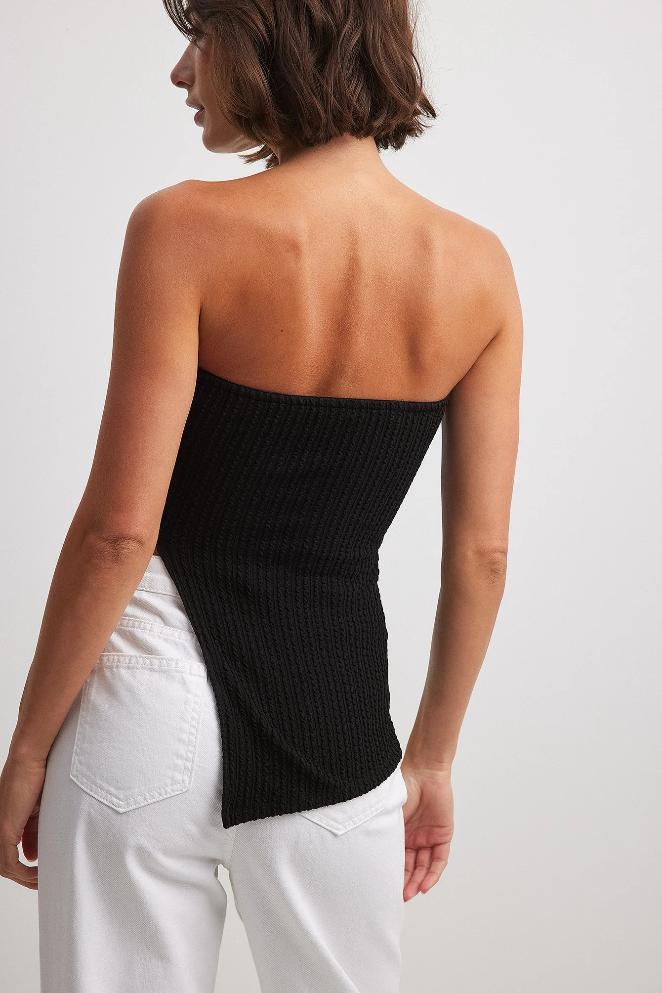 Strukturiertes Tube-Top mit Seitenschlitz