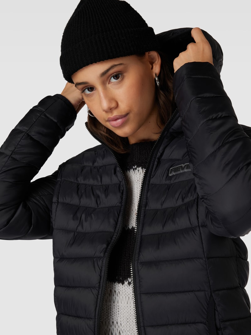 Steppjacke mit Label-Detail in schwarz
