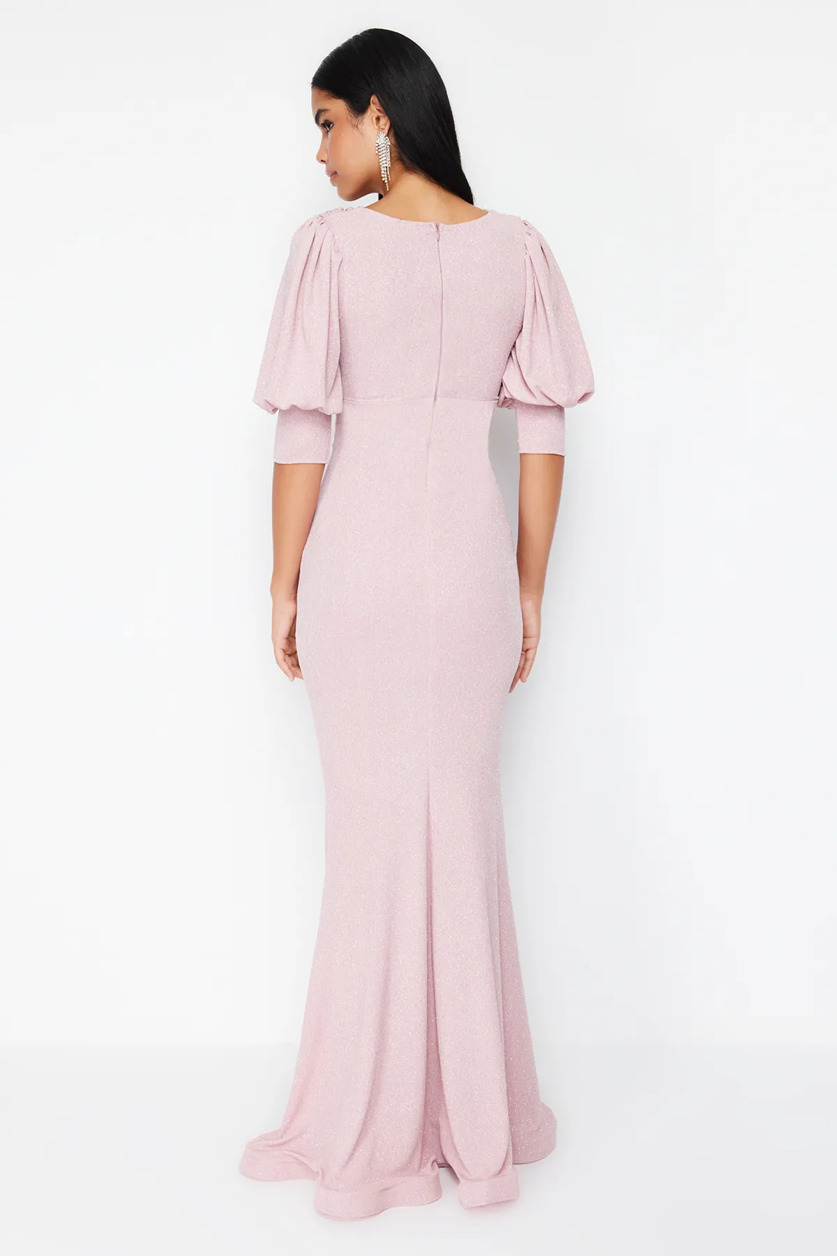 Trendyol Collection  Puderfarbenes, drapiertes, gewebtes, langes, stilvolles Abendkleid TPRSS24AE00104