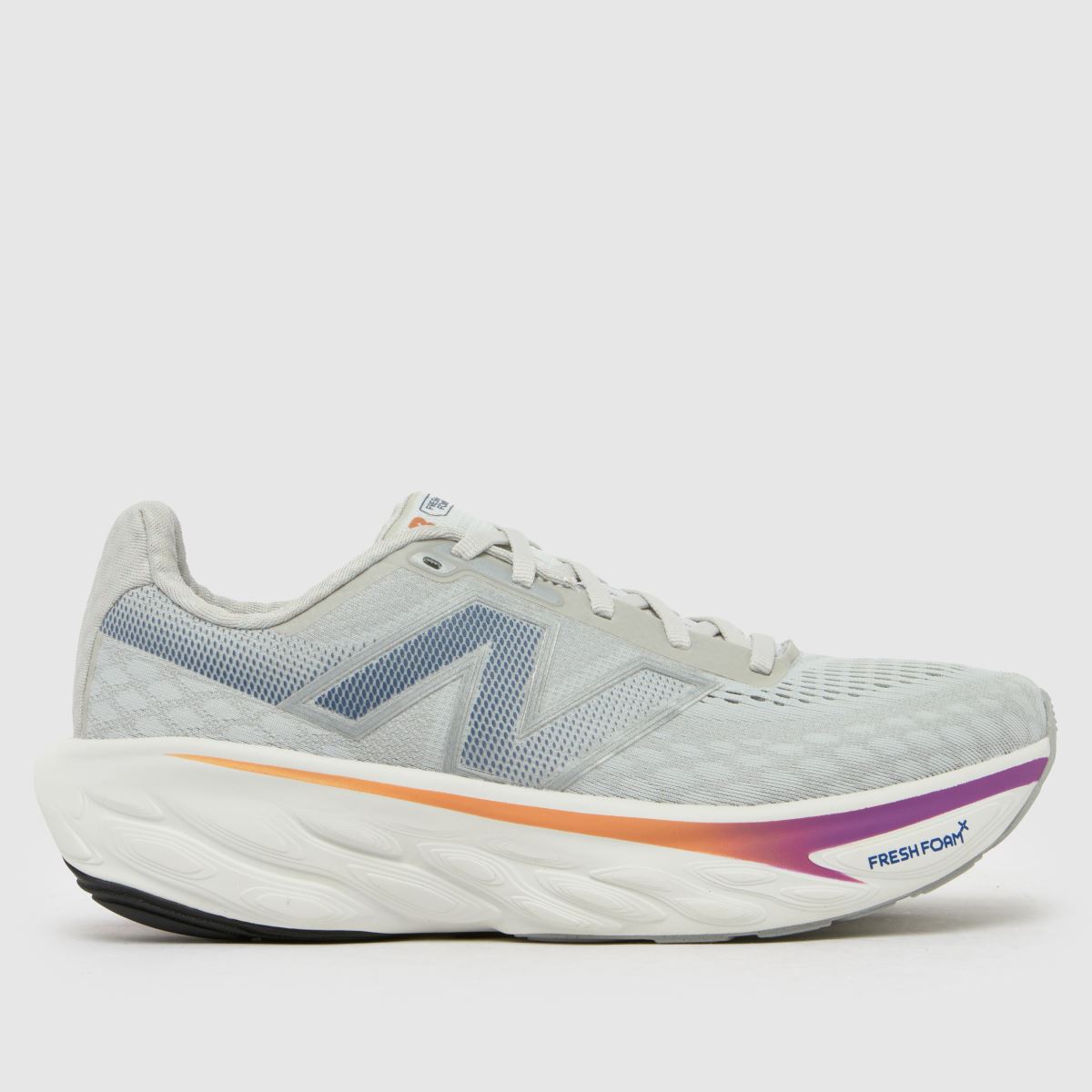 New Balance – Ljusgrå sneakers med fresh foam-mönster och 1080 v13-mönster