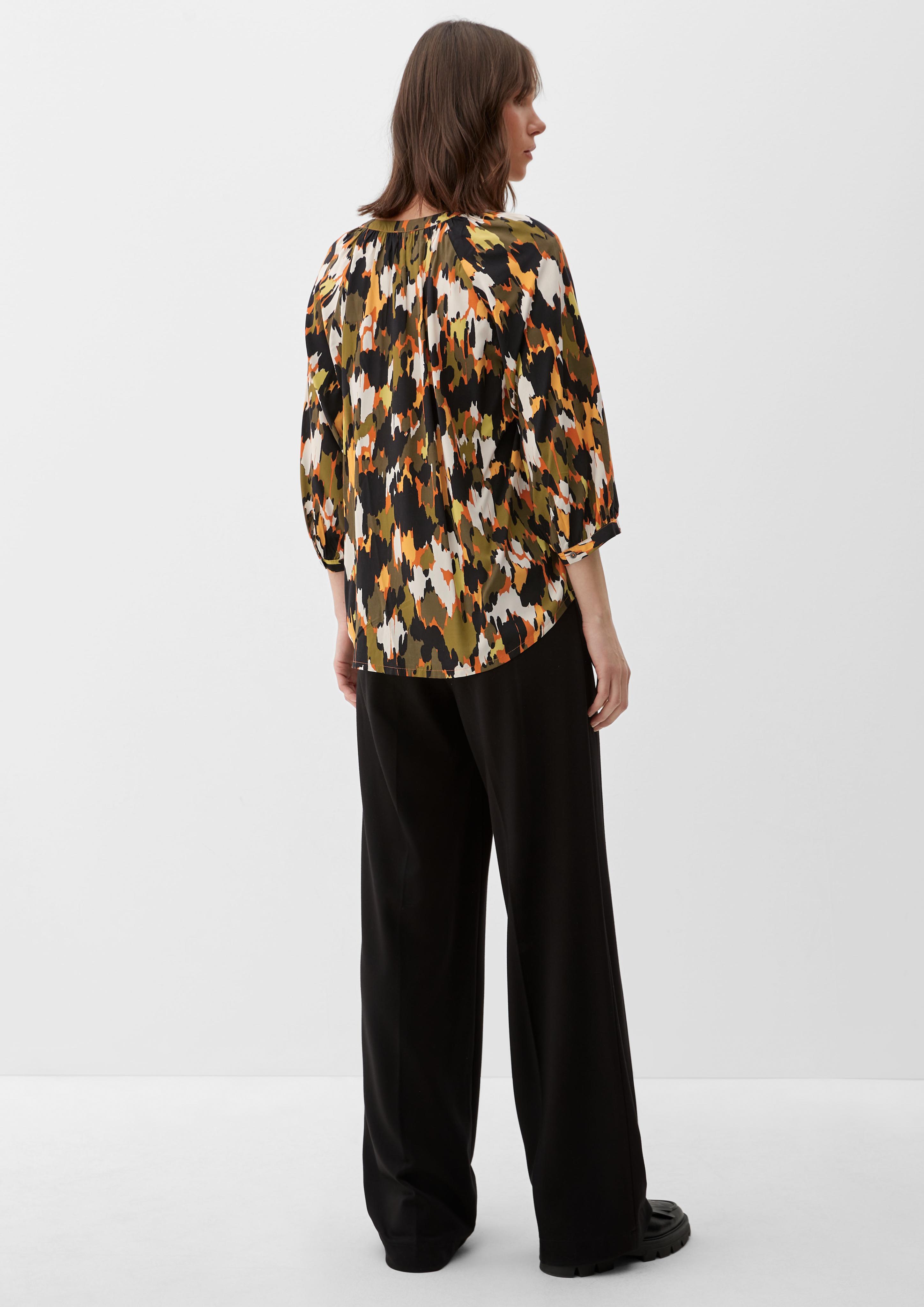 Viskosebluse mit Alloverprint  2120700-77A1