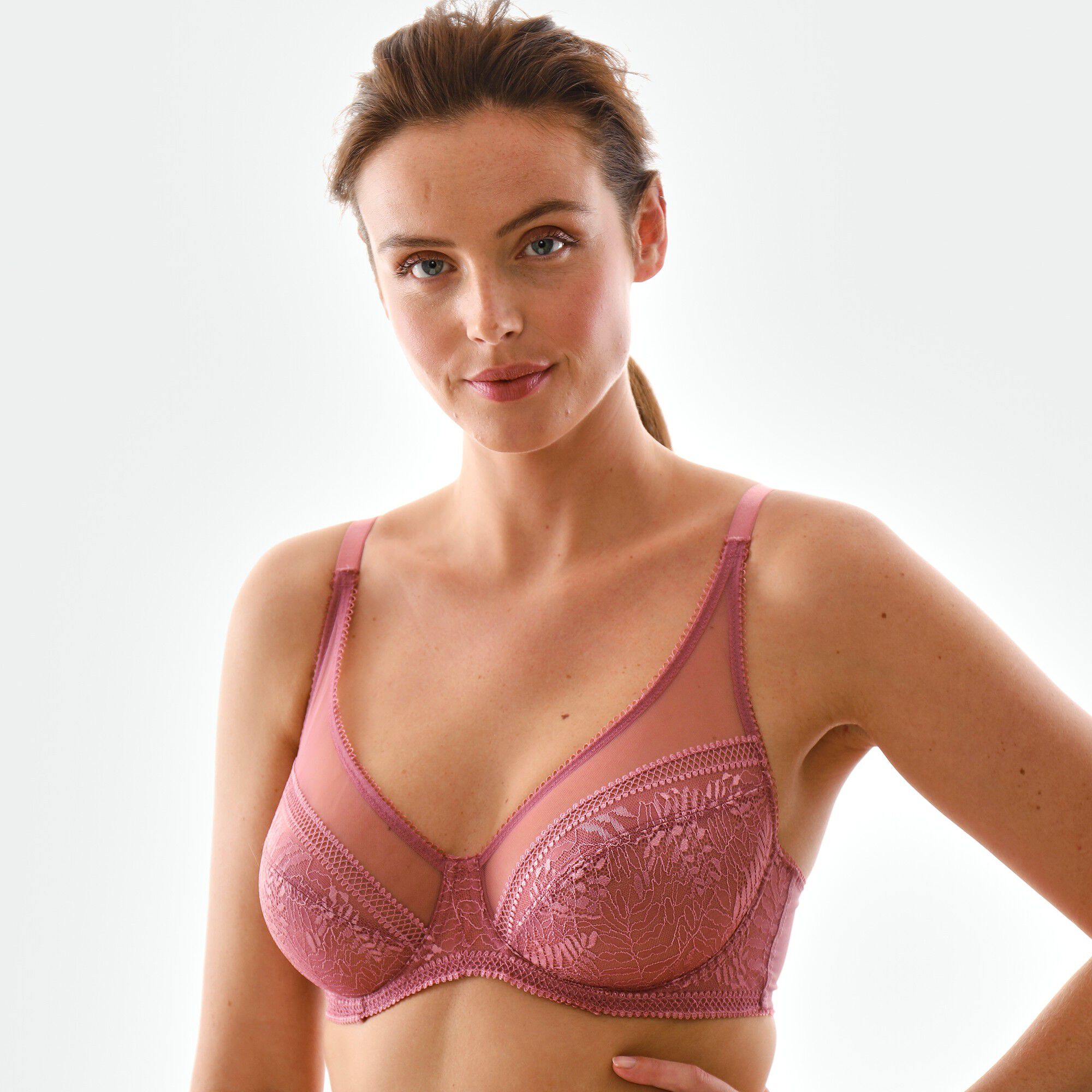 Soutien-gorge minimiseur en tulle et dentelle Camana