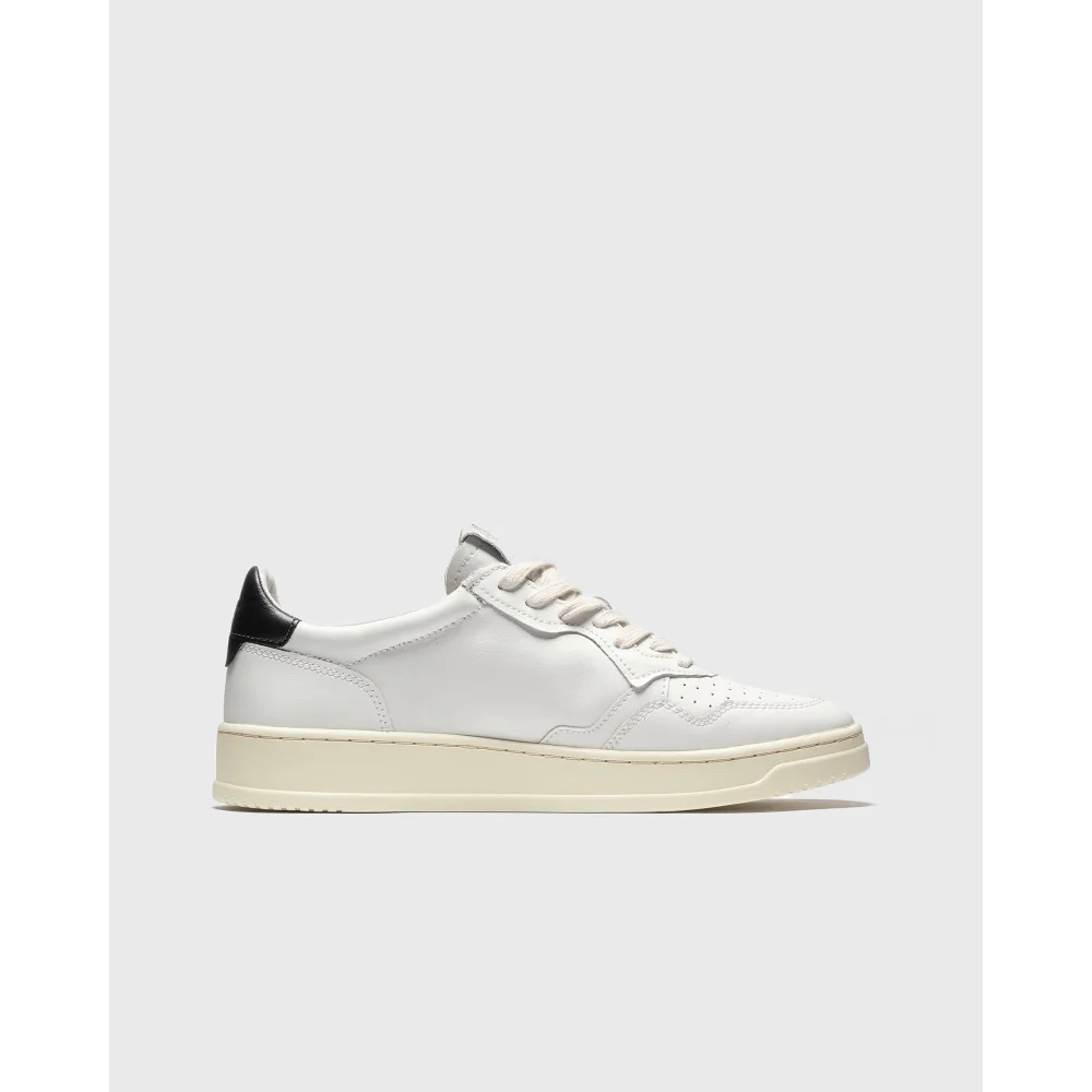 Autry Medalist Wmns Low AULWLL22 / weiss