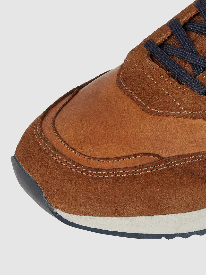 Sneaker aus Leder Modell 'Edmond' in cognac