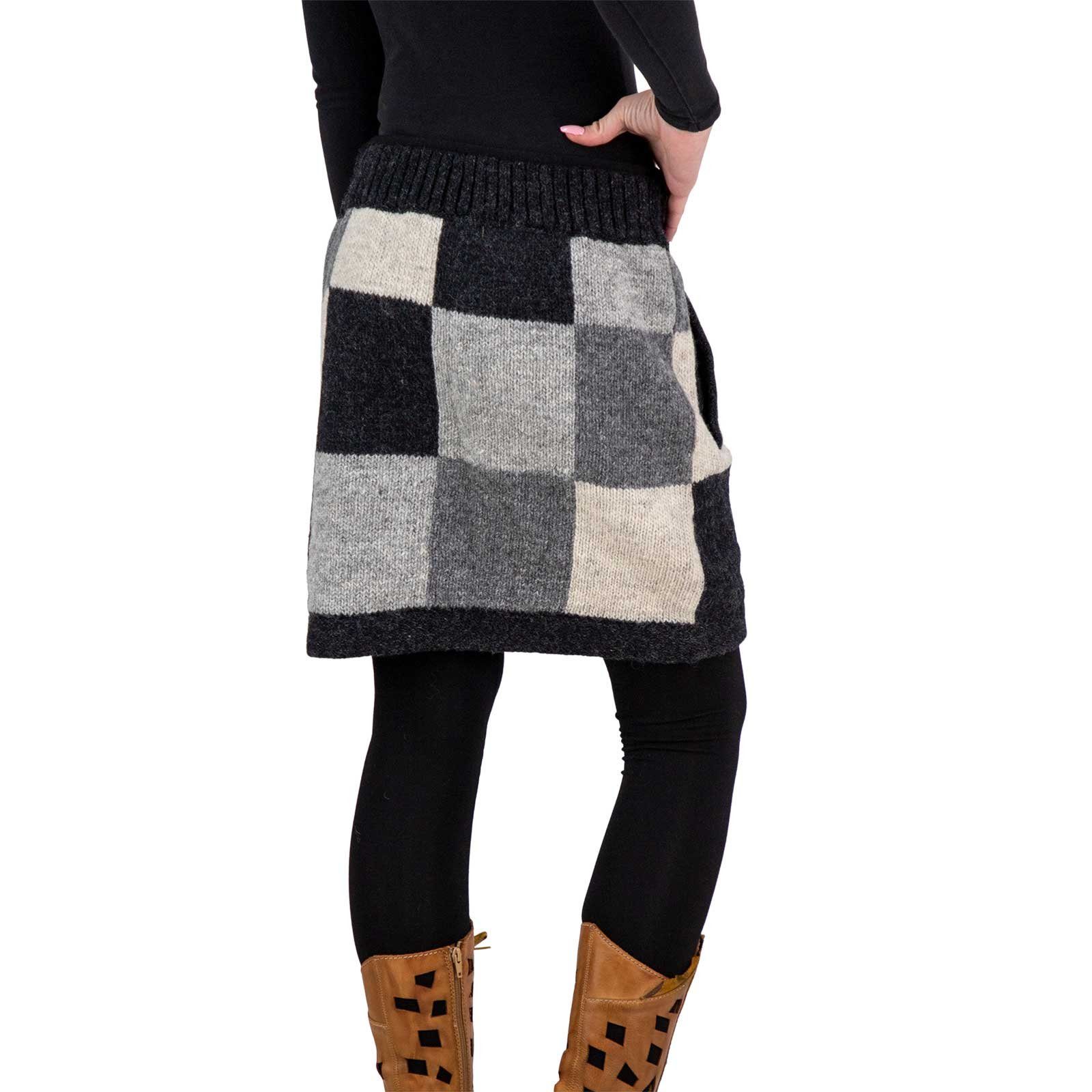 KUNST UND MAGIE Strickrock Bunter Patchwork Strickrock kurz+klassischem Muster Wolle gefüttert