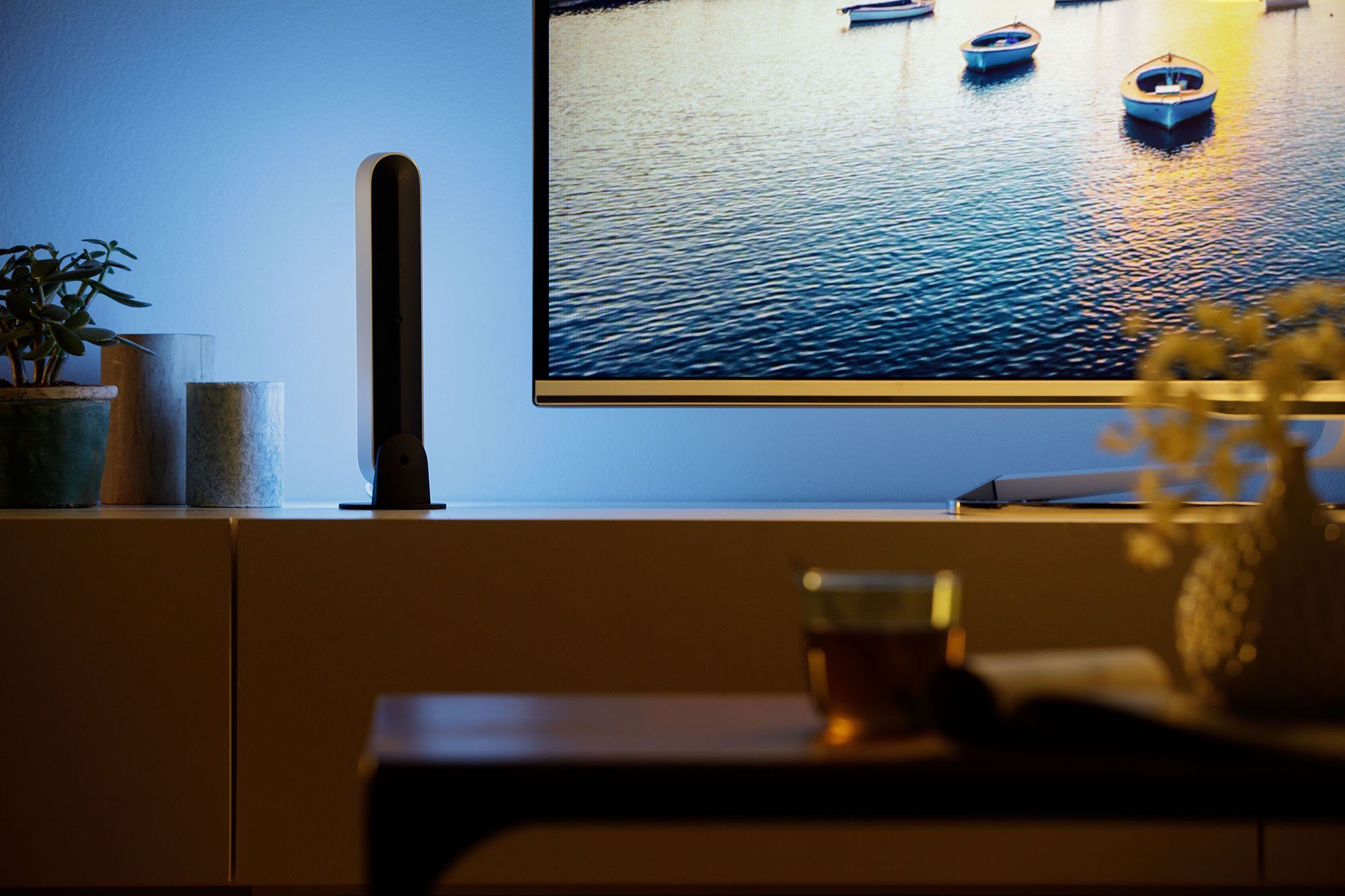 Philips Hue LED Tischleuchte PLAY, Dimmfunktion, Farbwechsel, Smart Home, mehrere Helligkeitsstufen, LED fest integriert, Extra-Warmweiß, Kaltweiß, Neutralweiß, Tageslichtweiß, Warmweiß, LED Play Lightbar
