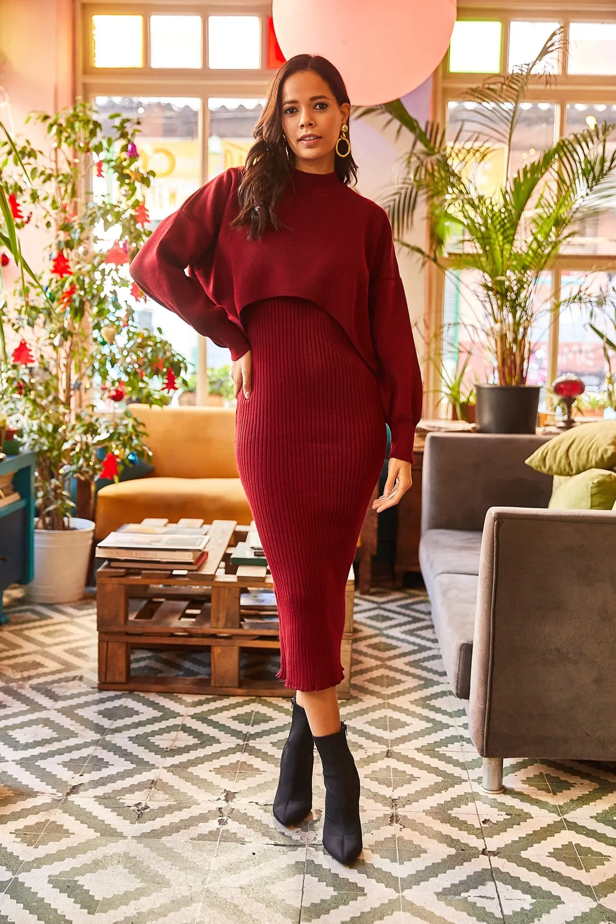 Olalook  Burgunderrotes Oberteil für Damen, kurzes Sweatshirt, Trägerkleid, Strickanzug TKM-19000176