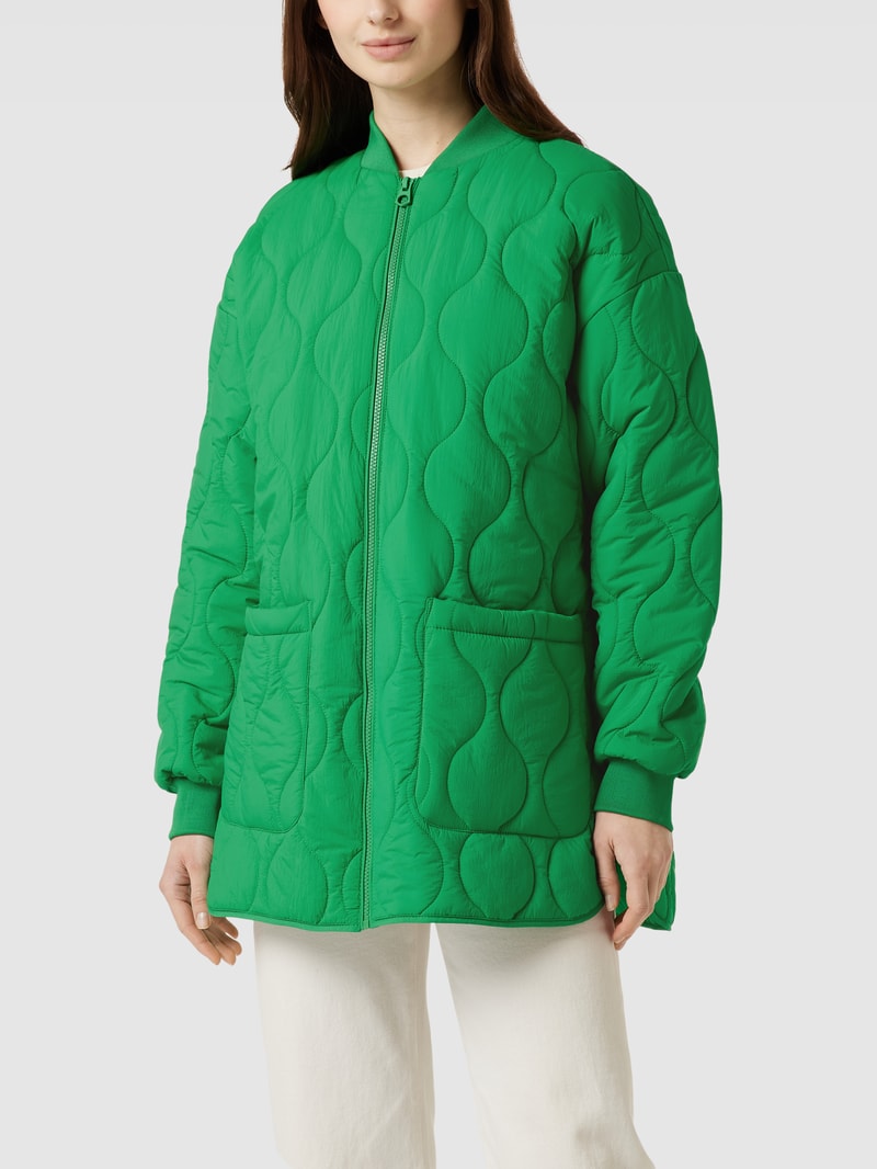 Steppjacke mit Strukturmuster in grasgrün