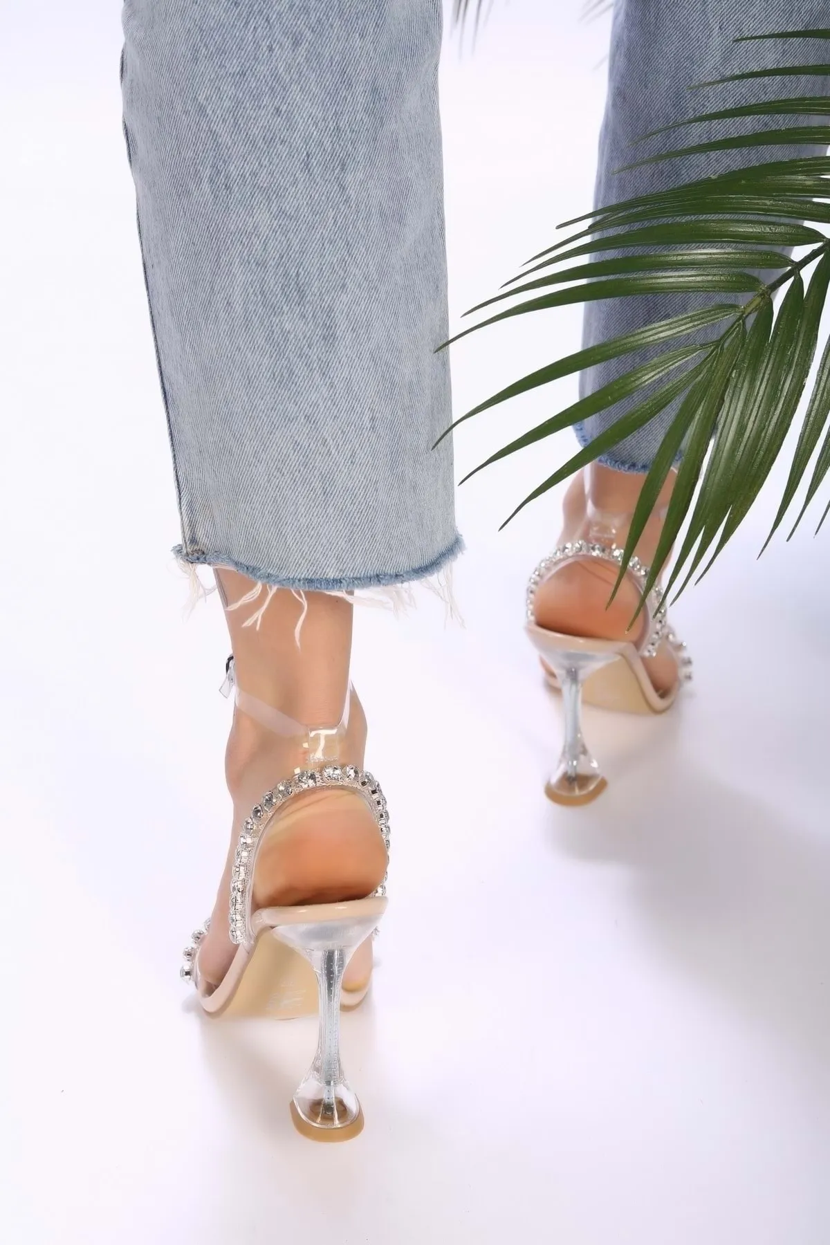 Shoeberry  Damen-Schuhe Revolven Skin mit transparentem Stein und Absatz