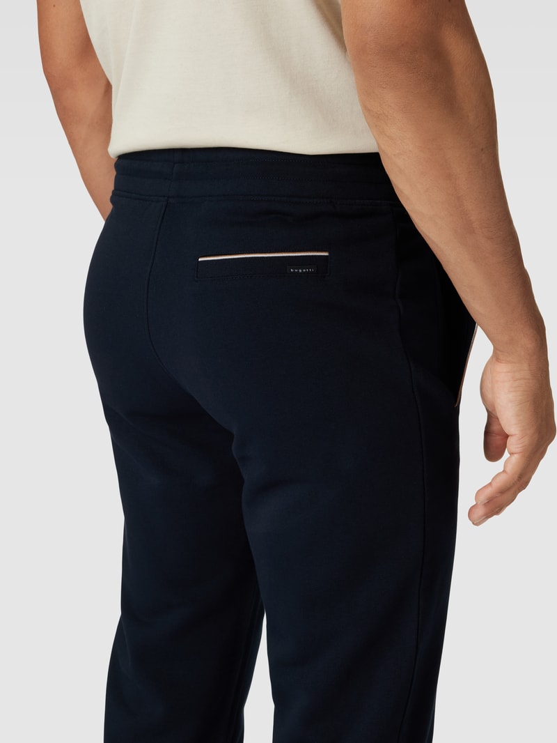 Sweathose mit Eingrifftaschen in marineblau