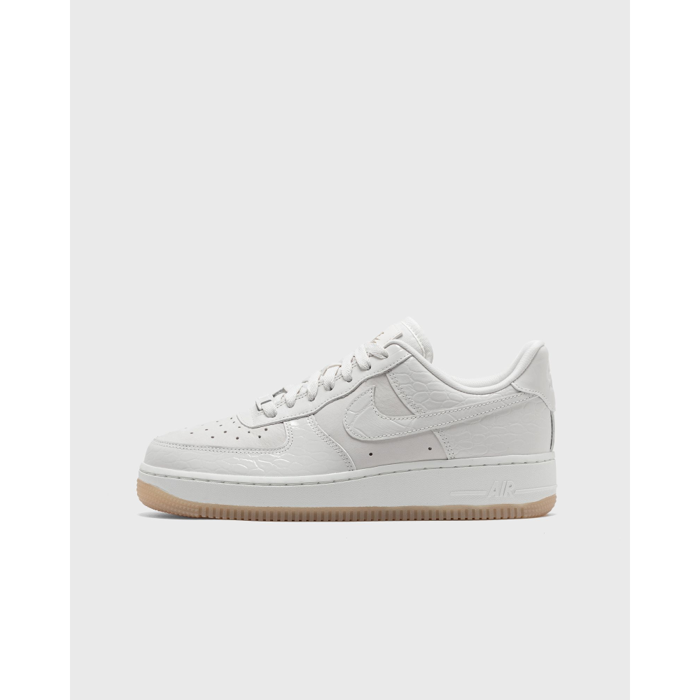 Nike Air Force WMNS 1 07 LX DZ2708-001 / schwarz