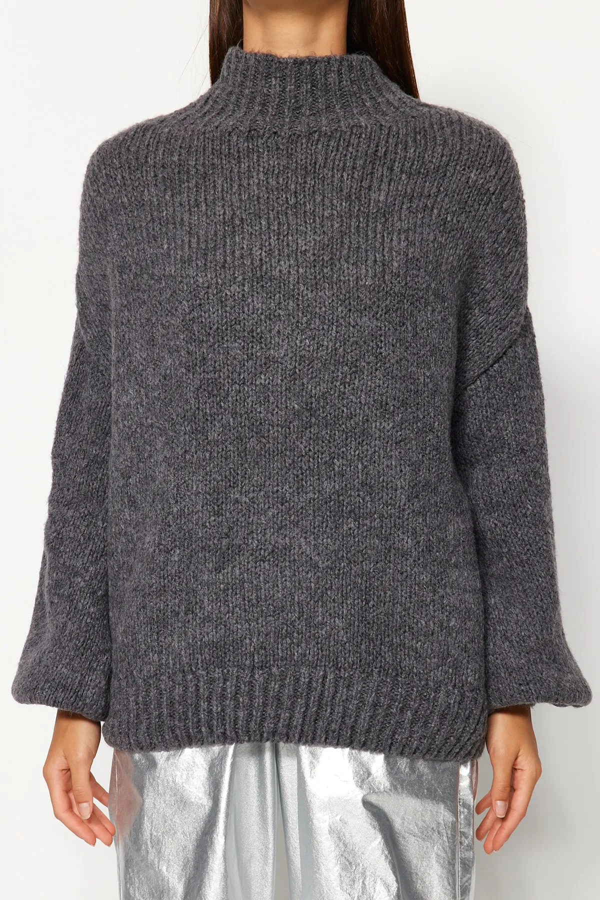 Trendyol Collection  Anthrazit Weich Strukturierter Dicker Rundhals Strickpullover TWOAW24KZ00290