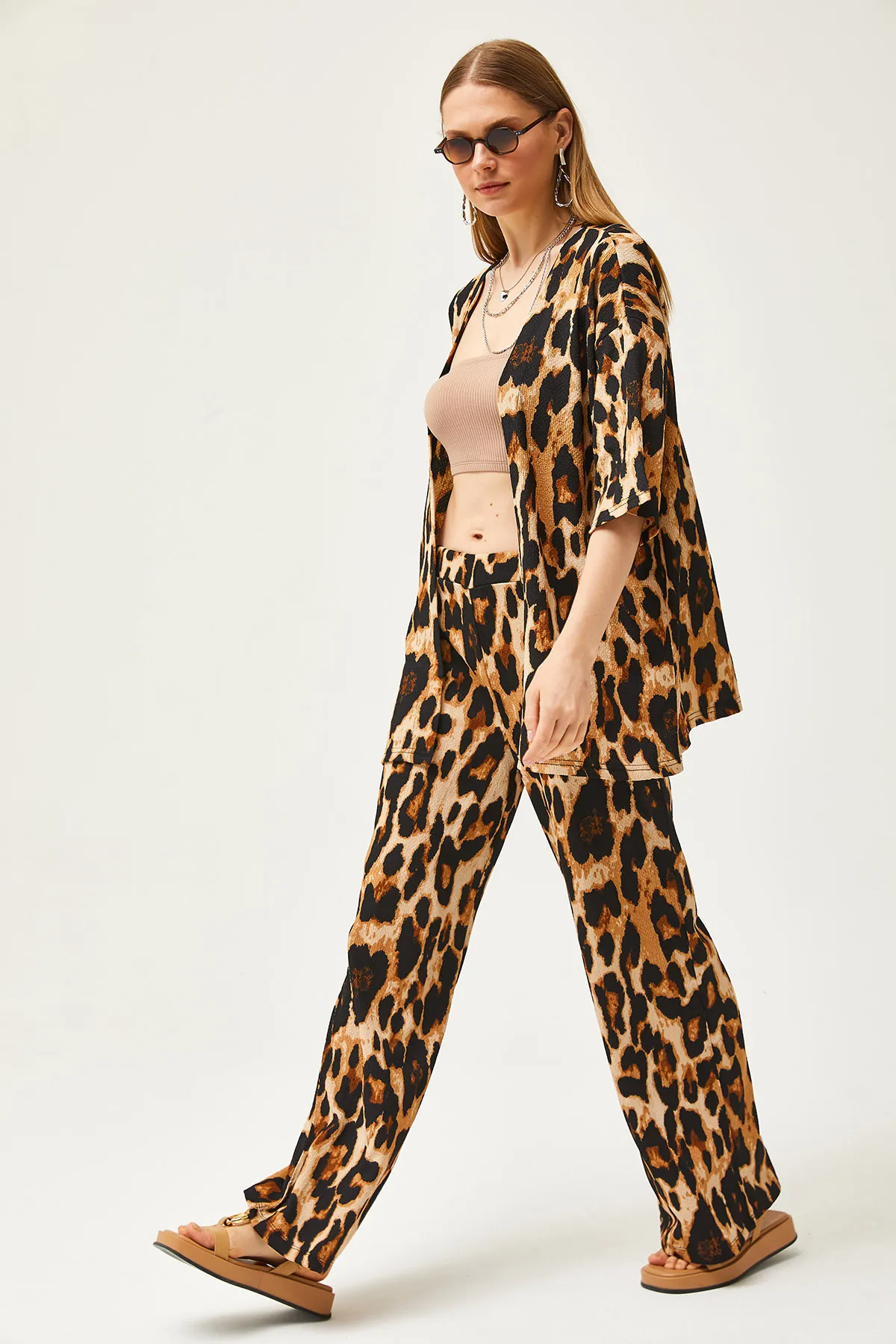 Olalook  Damen Leopard Beige Top Kimono Bottom Hose gemusterter Anzug TKM-19000279