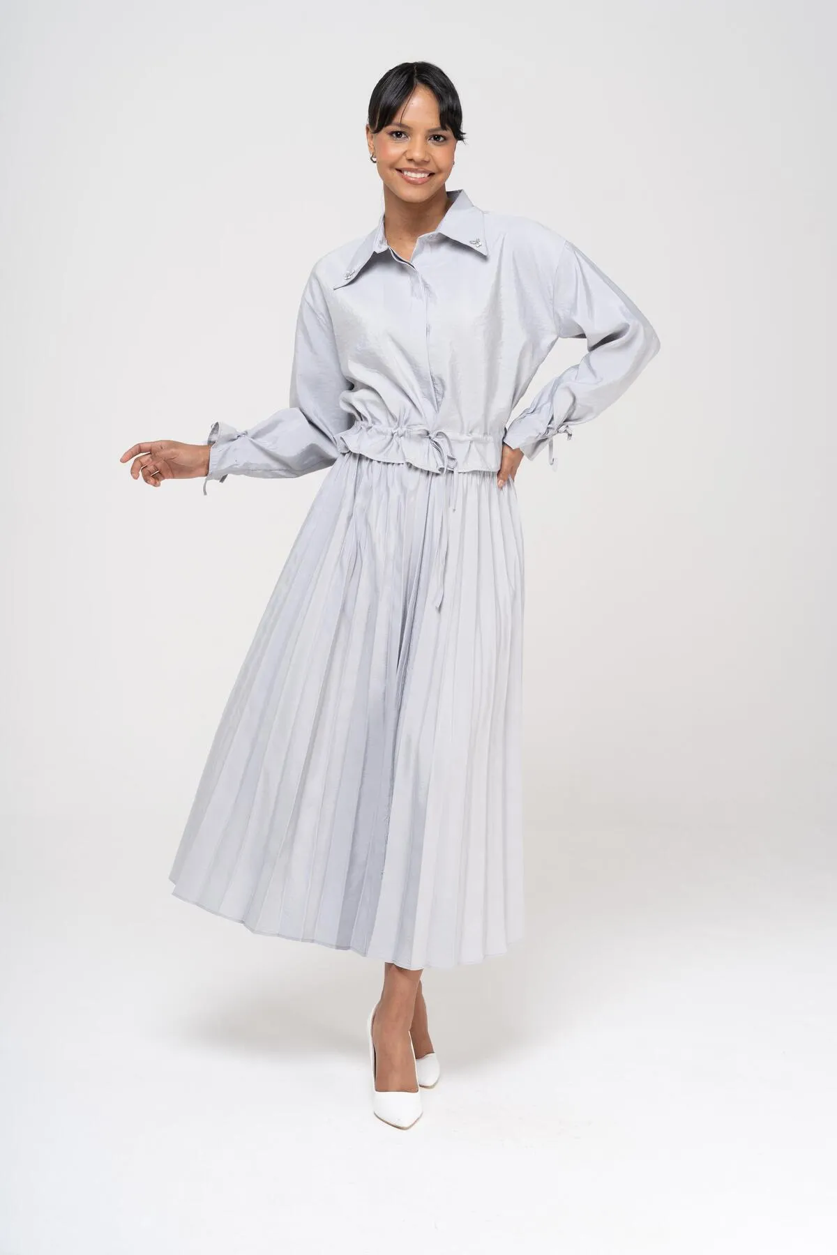 Olcay  Bluse mit Spitzendetail, elastischer Bund, Faltenrock, Anzug, GRAU 9223-TK