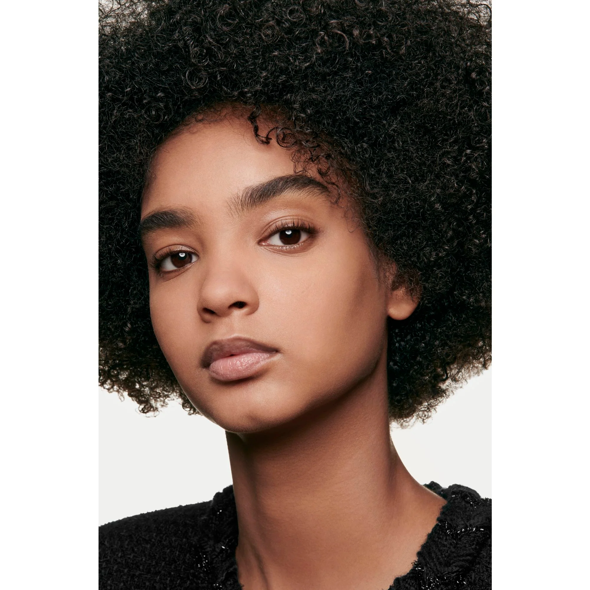 ULTRA LE TEINT - BASE DE MAQUILLAJE COMPACTA DE ALTA PERFECCIÓN. LARGA DURACIÓN. MÁXIMO CONFORT.