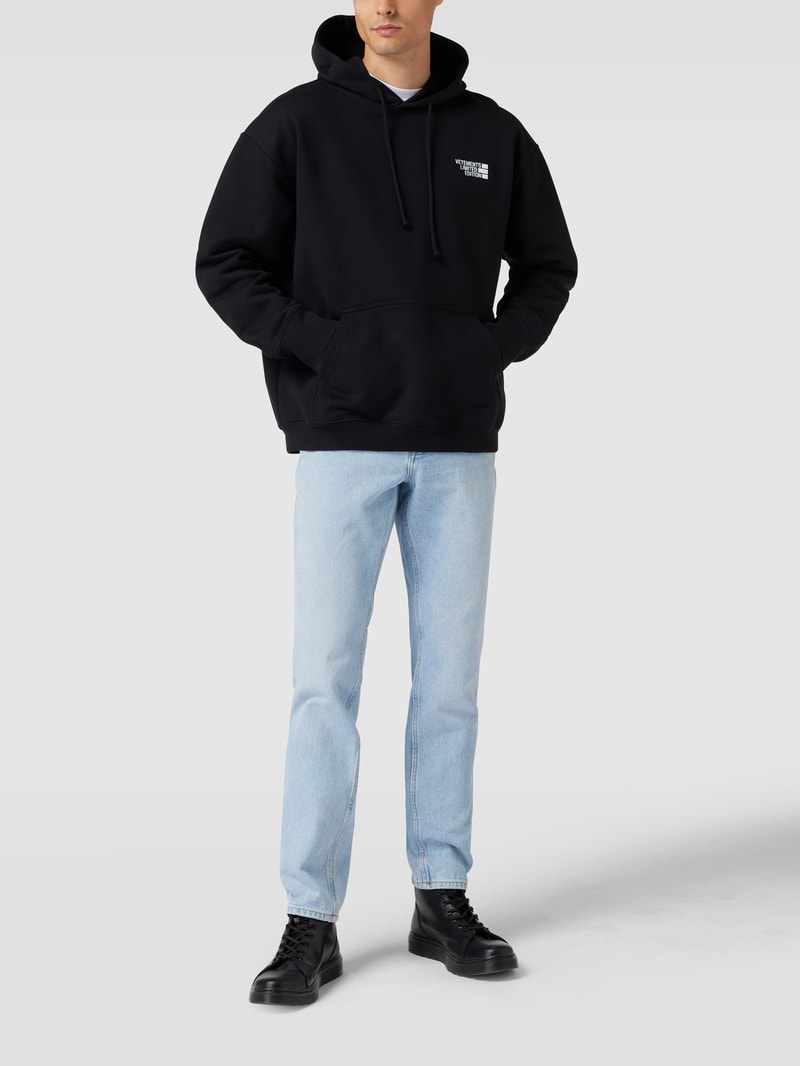 Mid Rise Jeans im Slim Fit in hellblau
