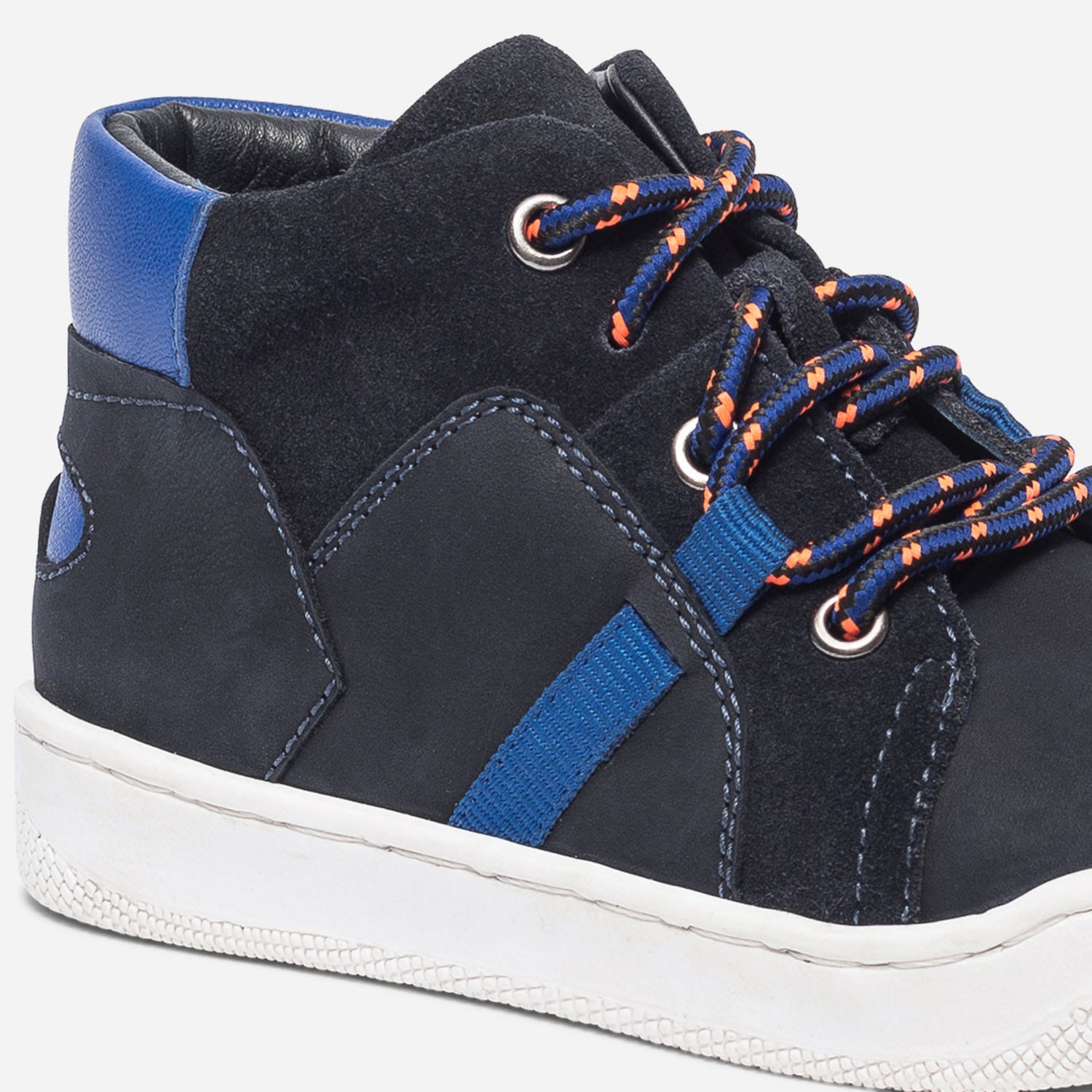 Basket marine et bleu en cuir avec lacet-cordon