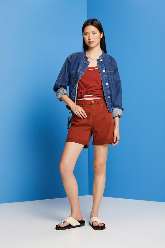 Jeansshorts mit hohem Bund und Umschlagsäumen