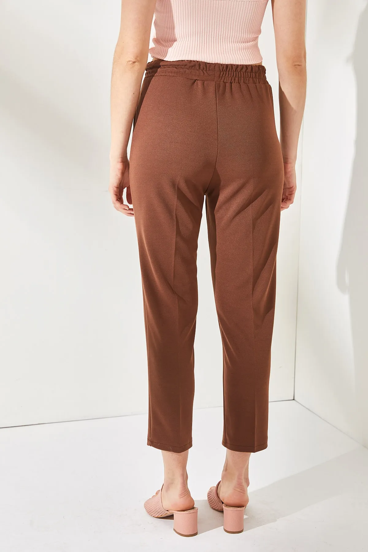 Olalook  Bitter Brown Damen-Karottenhose mit elastischem Bund und Taschen PNT-19000203