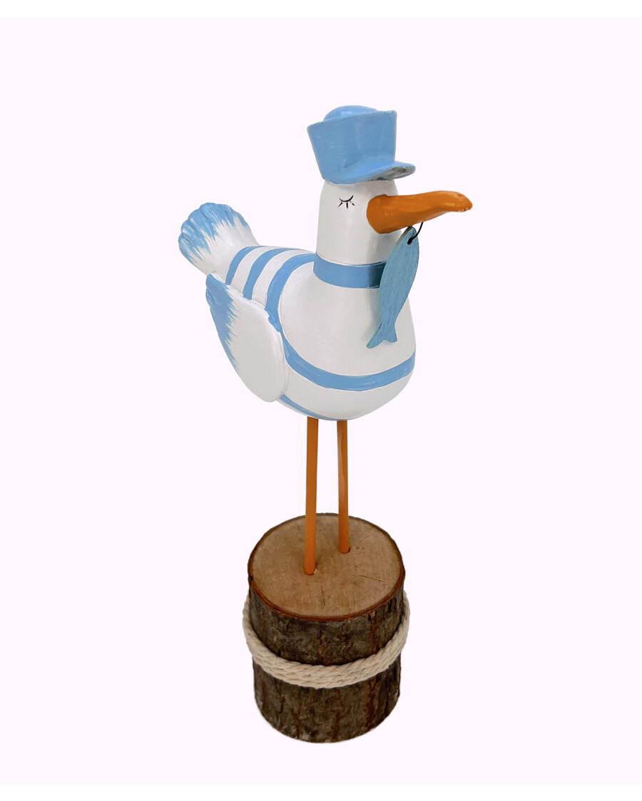 Deko-Möwe auf Holzpfosten